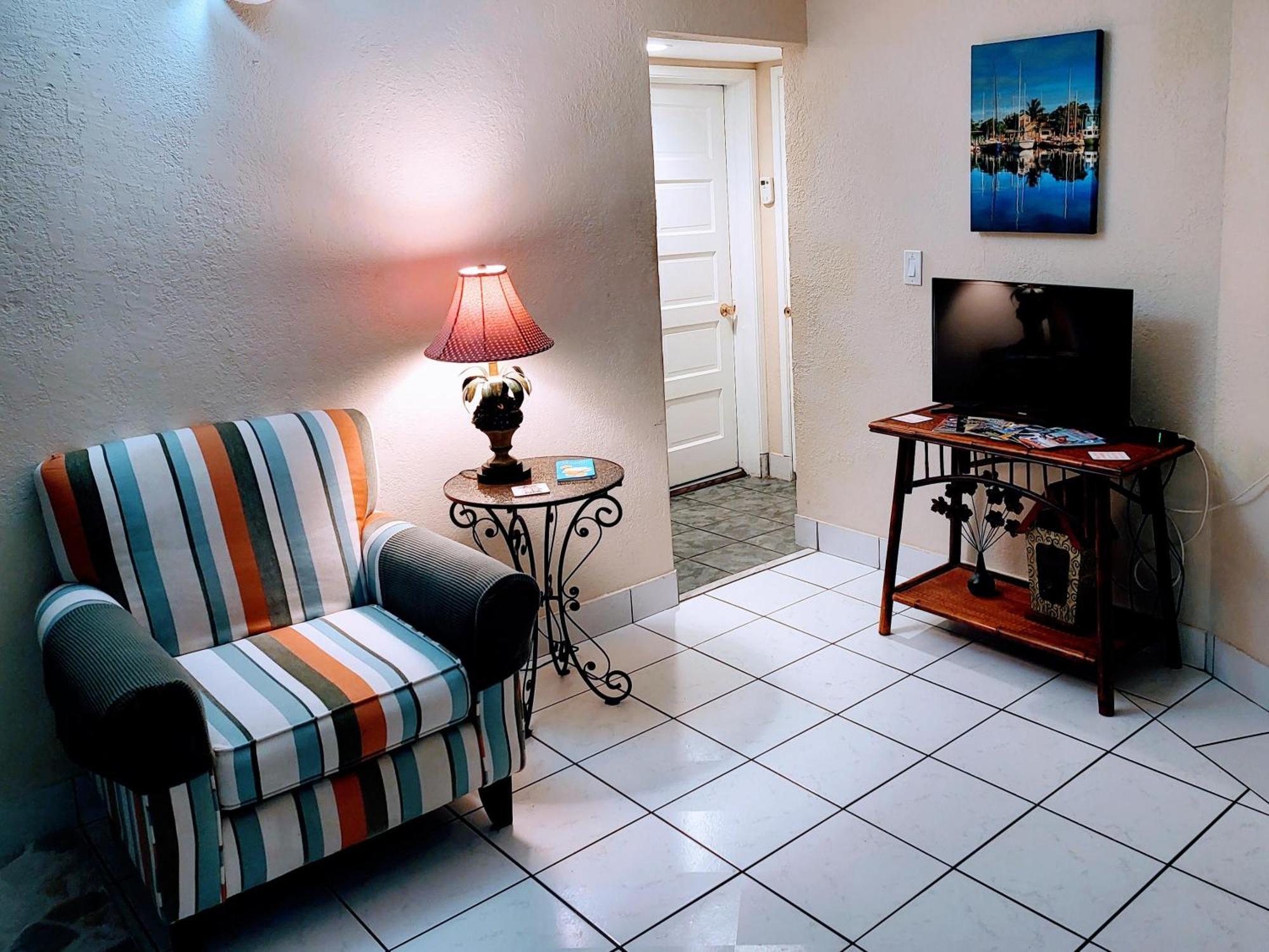 Bed & Breakfast Dreams By The Key West