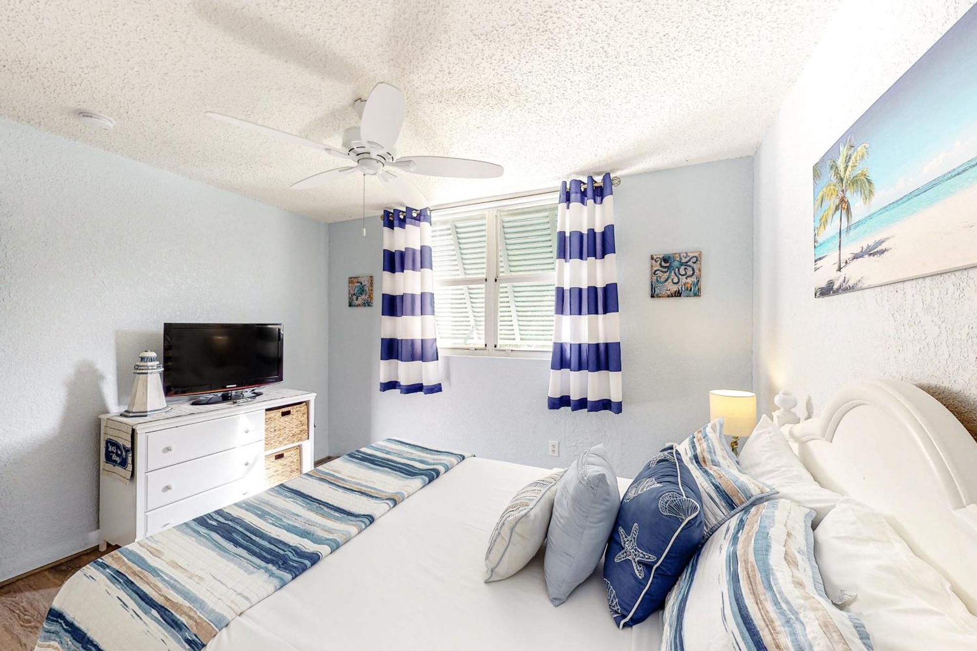 Sunrise - Sea Breeze 101 Apartment *
