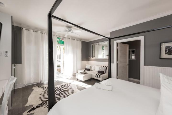 Alexander's Gay Lesbian (adults Only) Bed & Breakfast