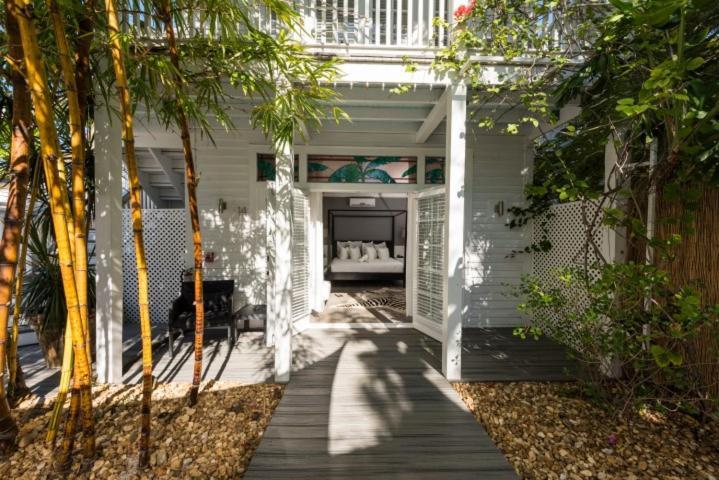 Alexander's Gay Lesbian (adults Only) Bed & Breakfast Key West