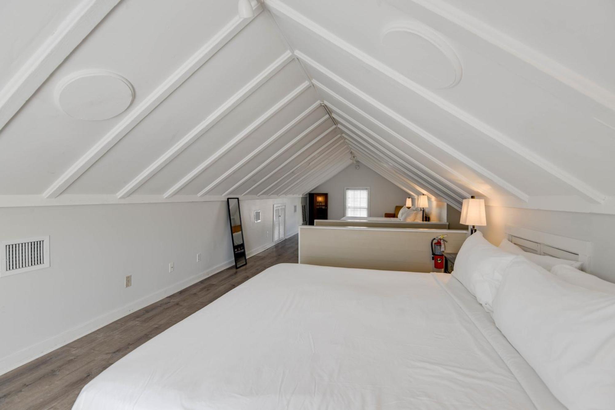 Duval Dream Loft On Duval Apartment Key West