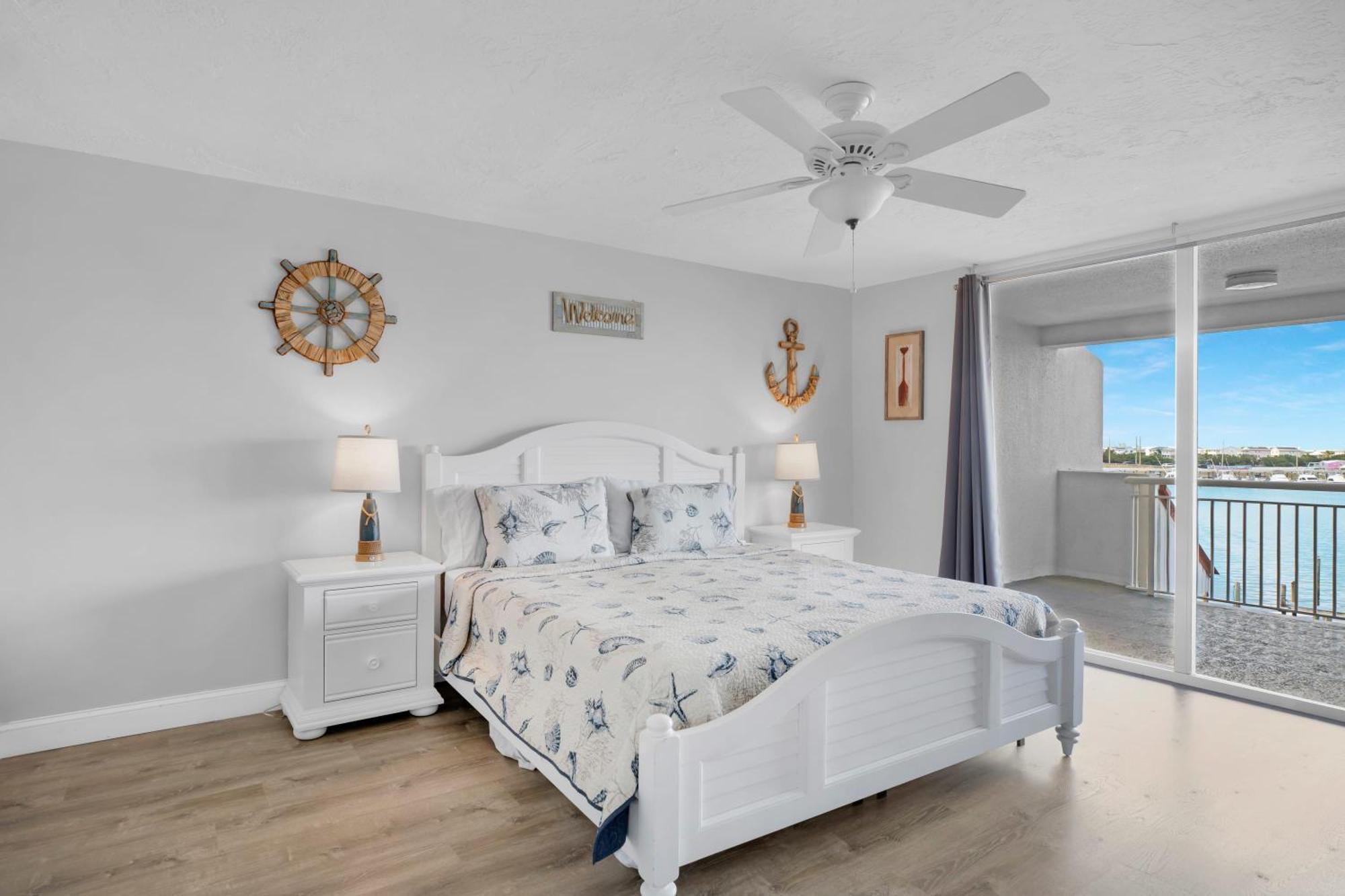 Florida - Spacious Updated Waterfront 2x2 Pool Dock Holiday home