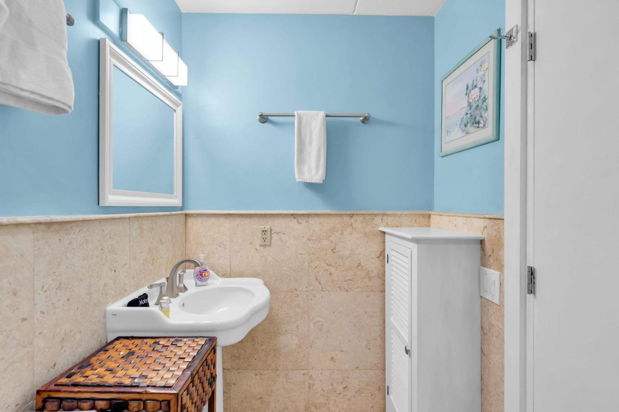 Andros - Spacious 2x2 Waterfront Key West
