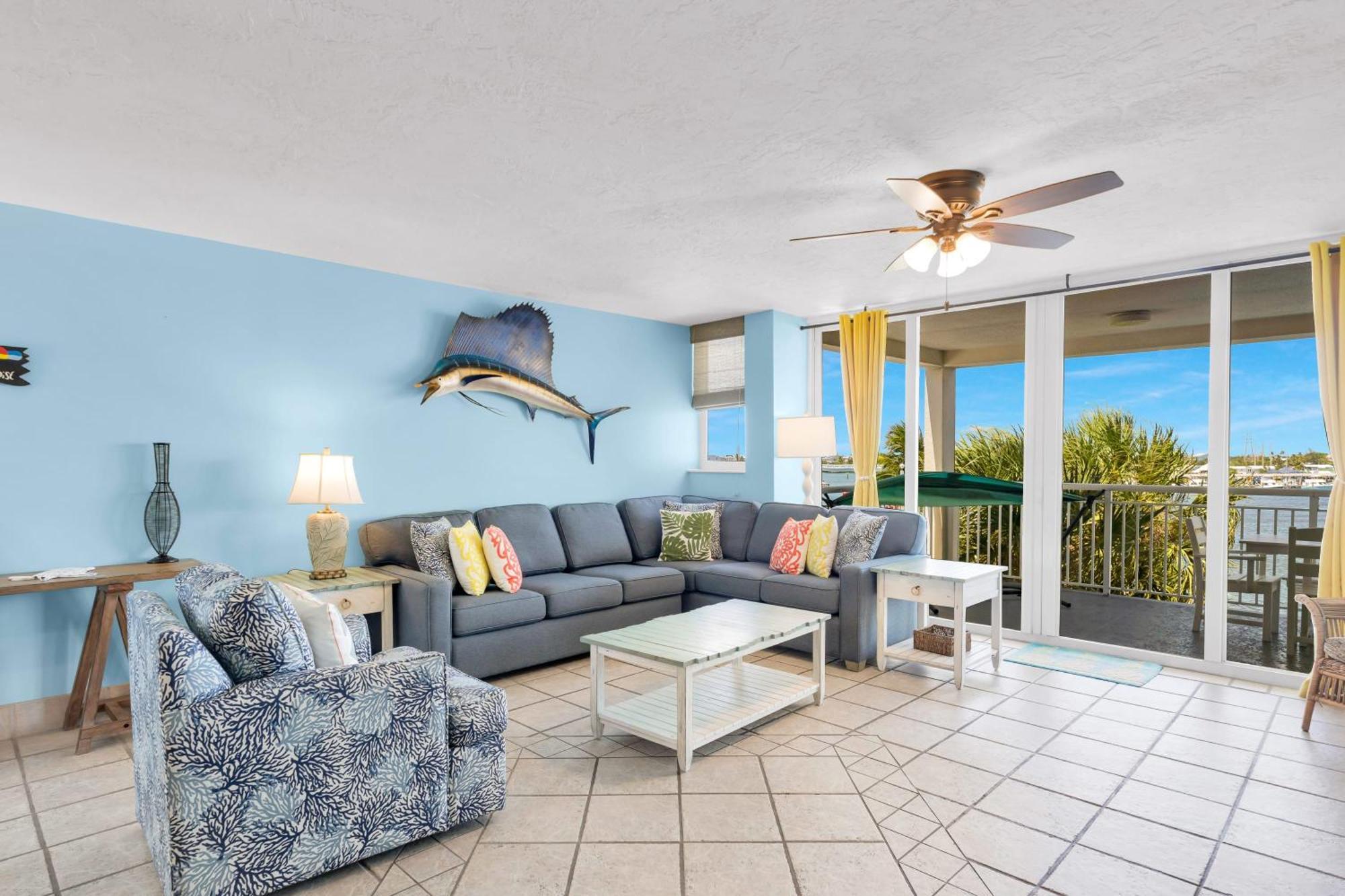 Andros - Spacious 2x2 Waterfront * Key West