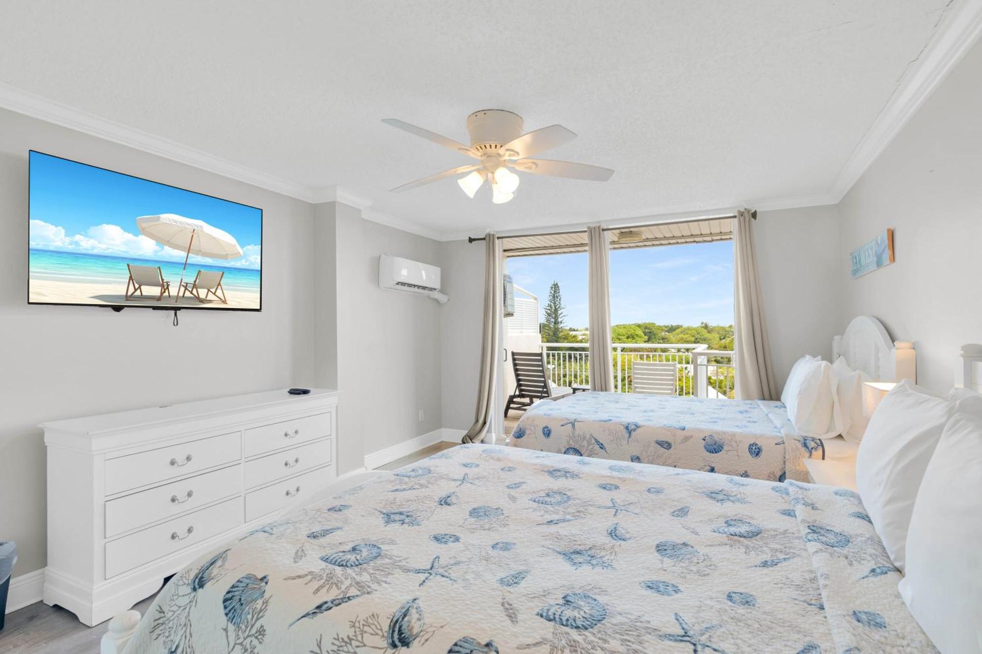 Holiday home St John - Downtown Waterfront Penthouse Pool Parking Dock Key West