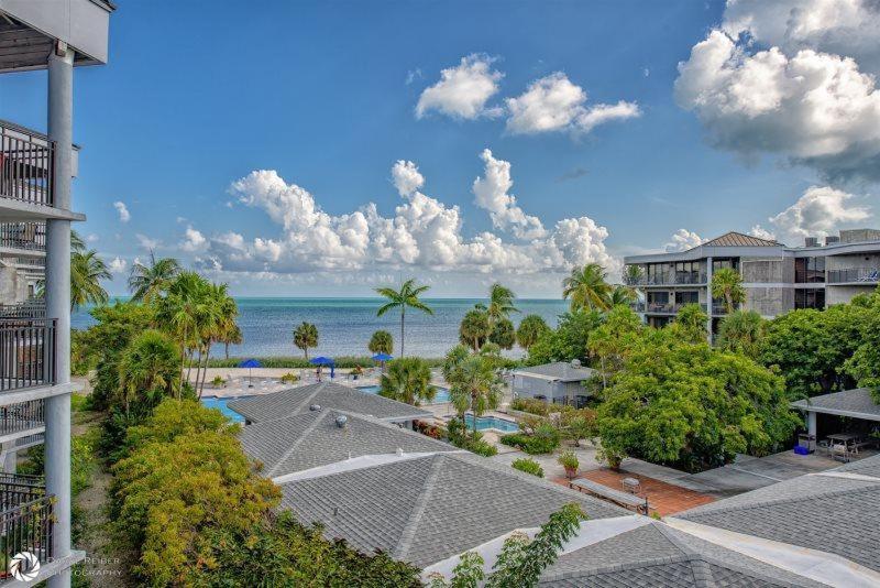 Sundial On The Atlantic Ocean View * Key West