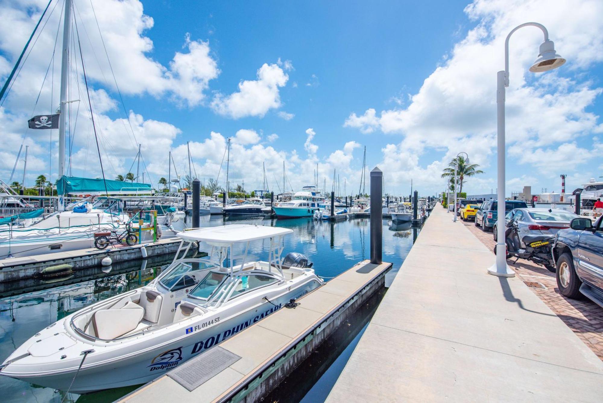 Awai's Floating - Houseboat In Luxury Village Key West