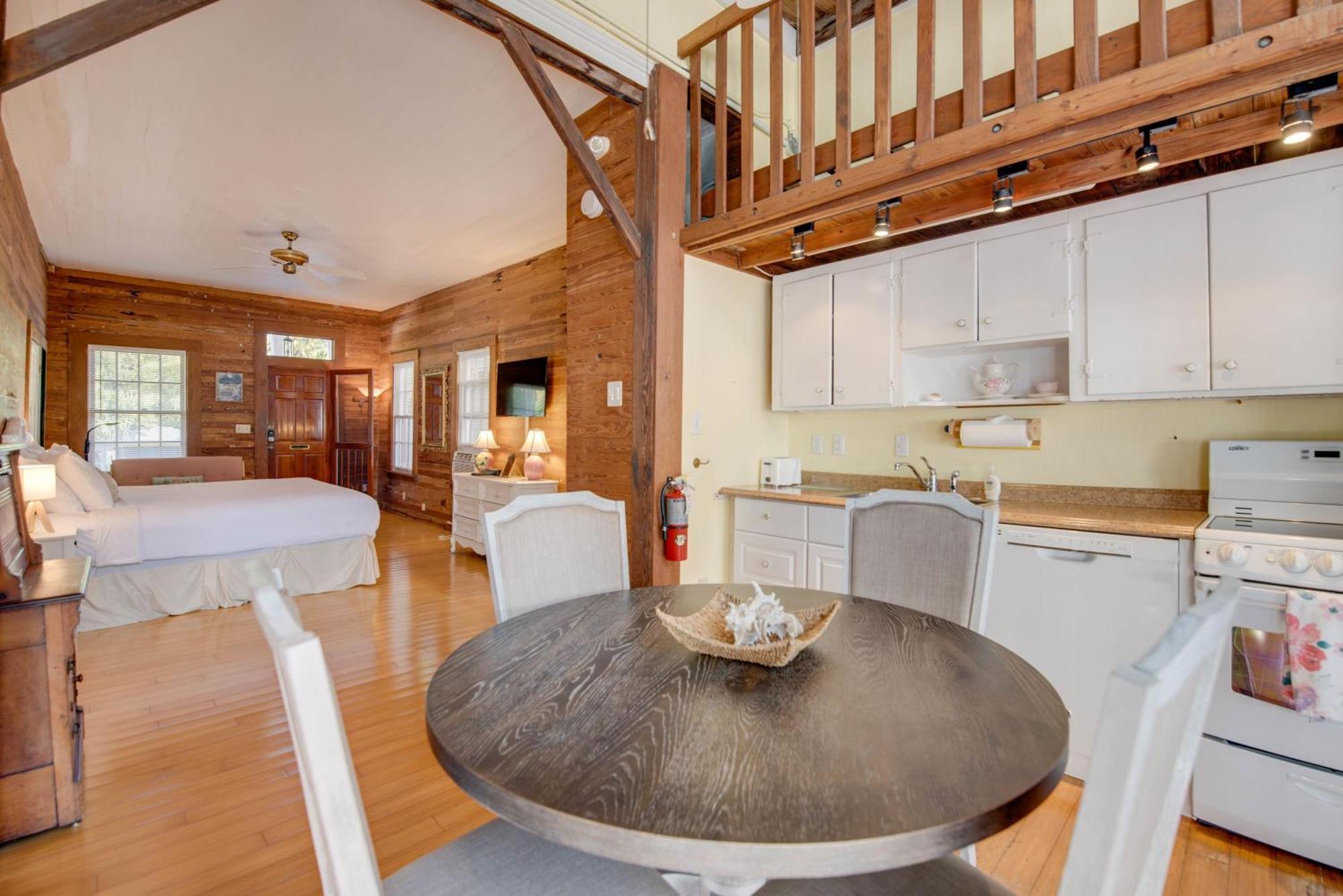 New Rose Petal Petite - Pool & Parking * Key West
