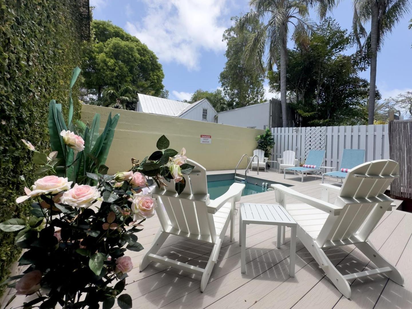 Apartment New Rose Petal Petite - Pool & Parking *