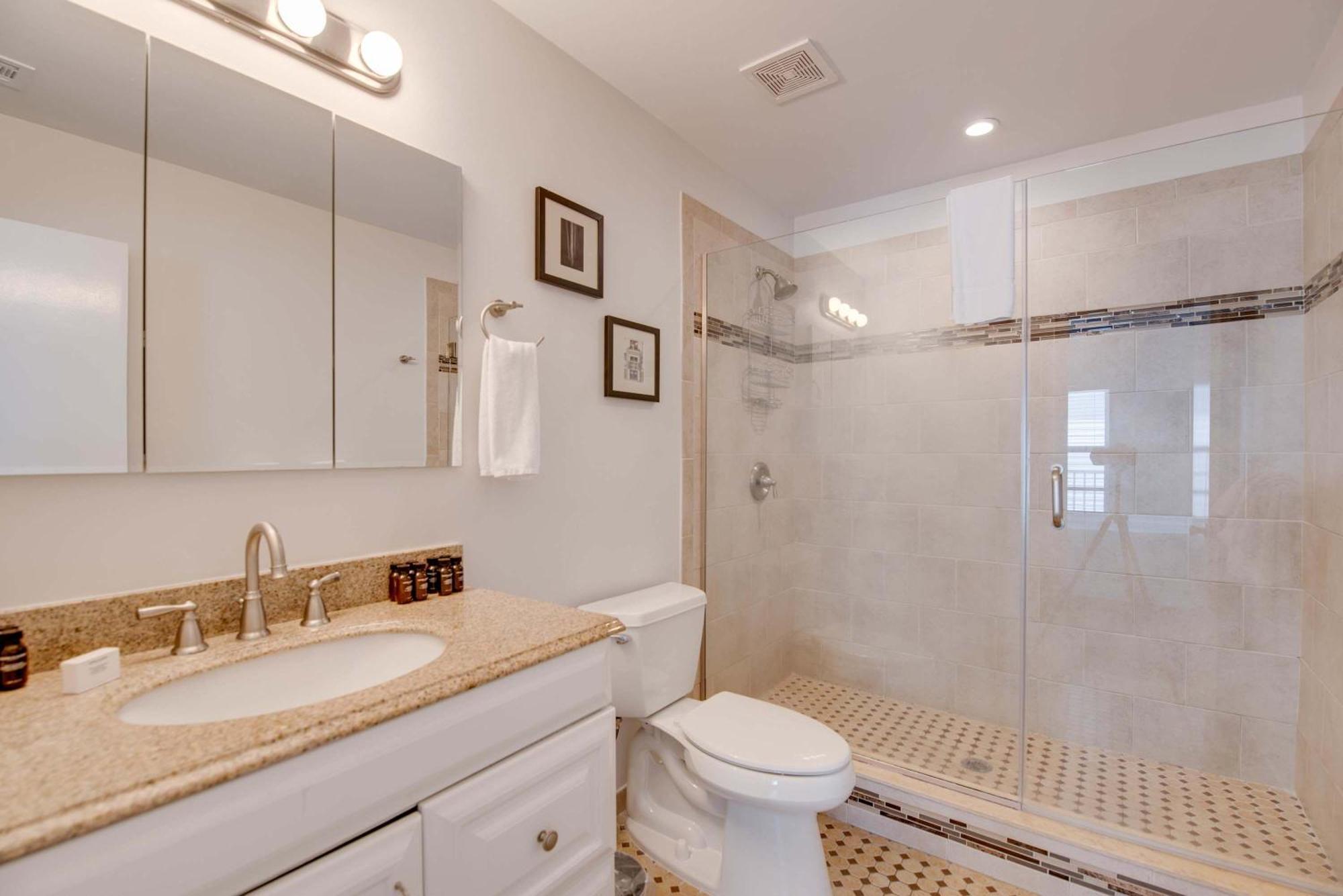 New! Positano - Duval Square Condo, Pool, Hot Tub & Parking Key West
