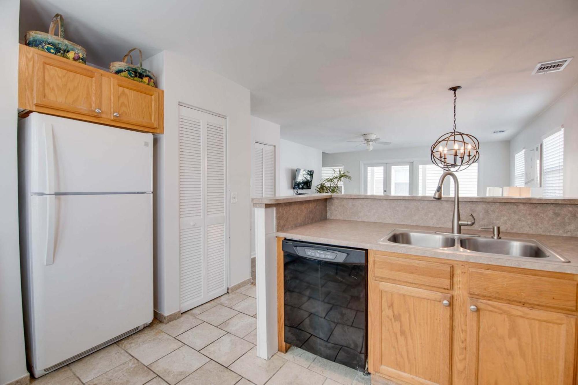 New! Positano - Duval Square Condo, Pool, Hot Tub & Parking * Key West