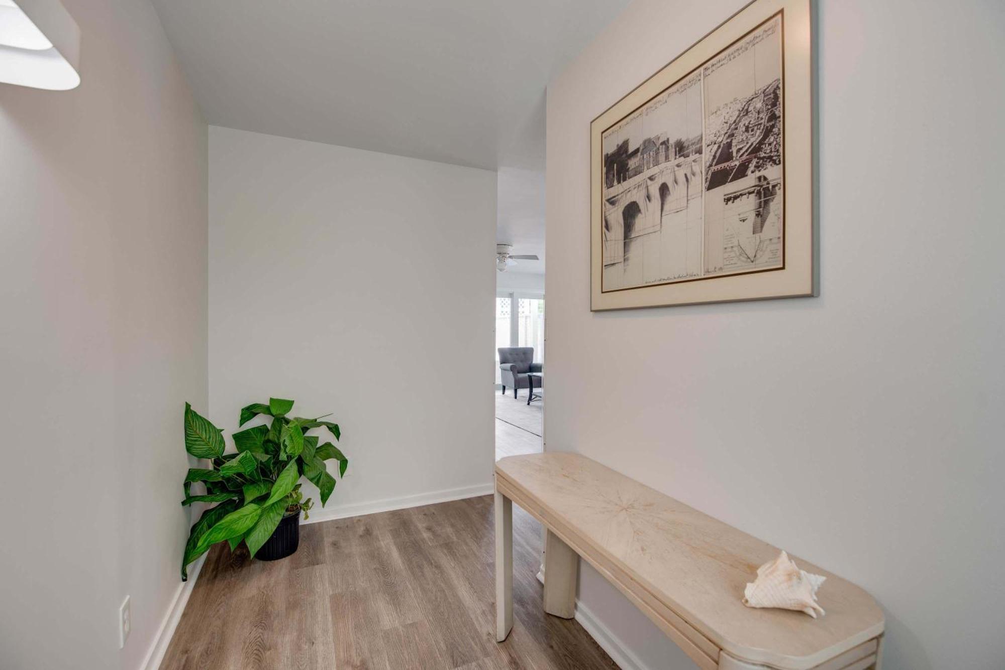 New! Positano - Duval Square Condo, Pool, Hot Tub & Parking Holiday home *