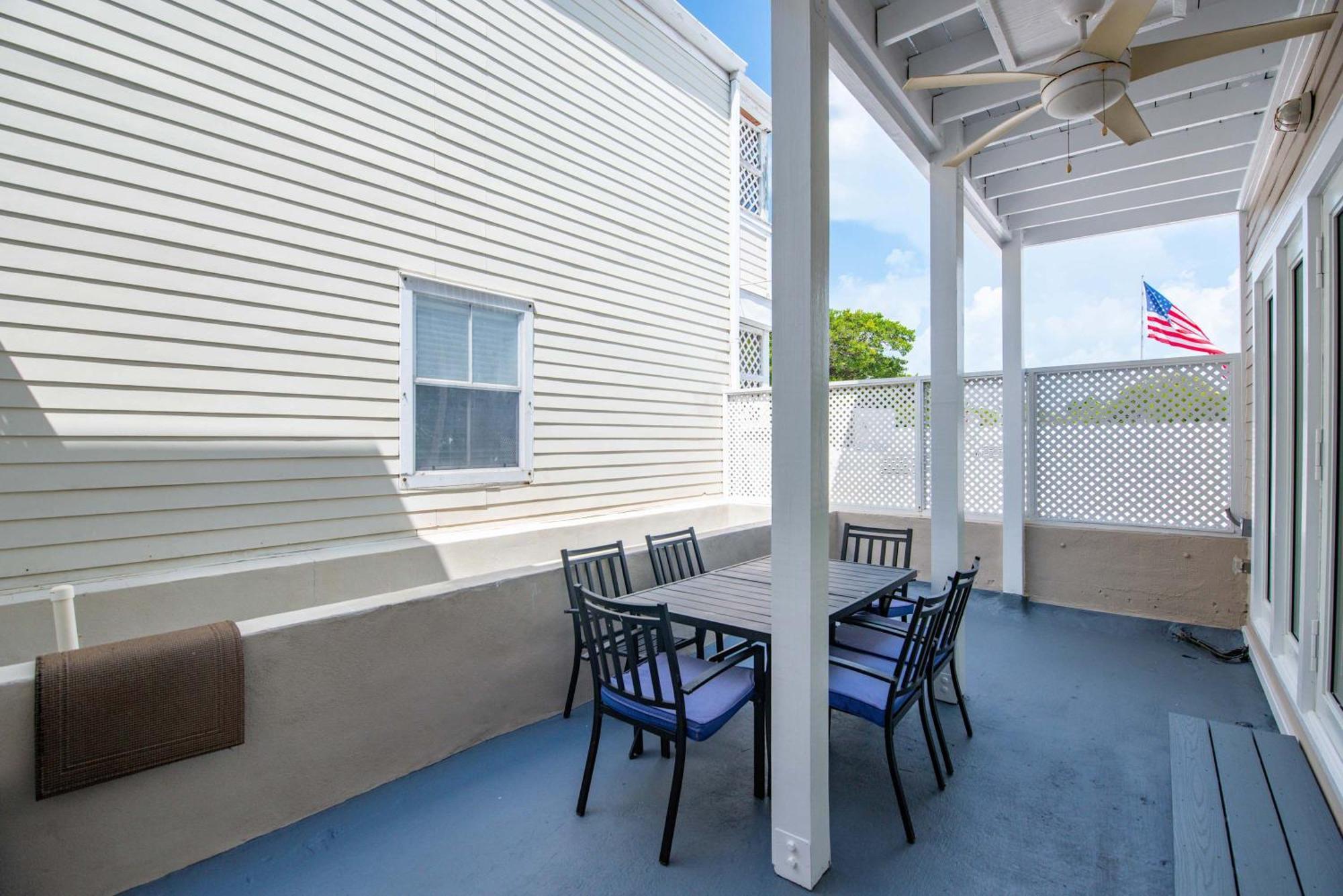Holiday home New! Positano - Duval Square Condo, Pool, Hot Tub & Parking *