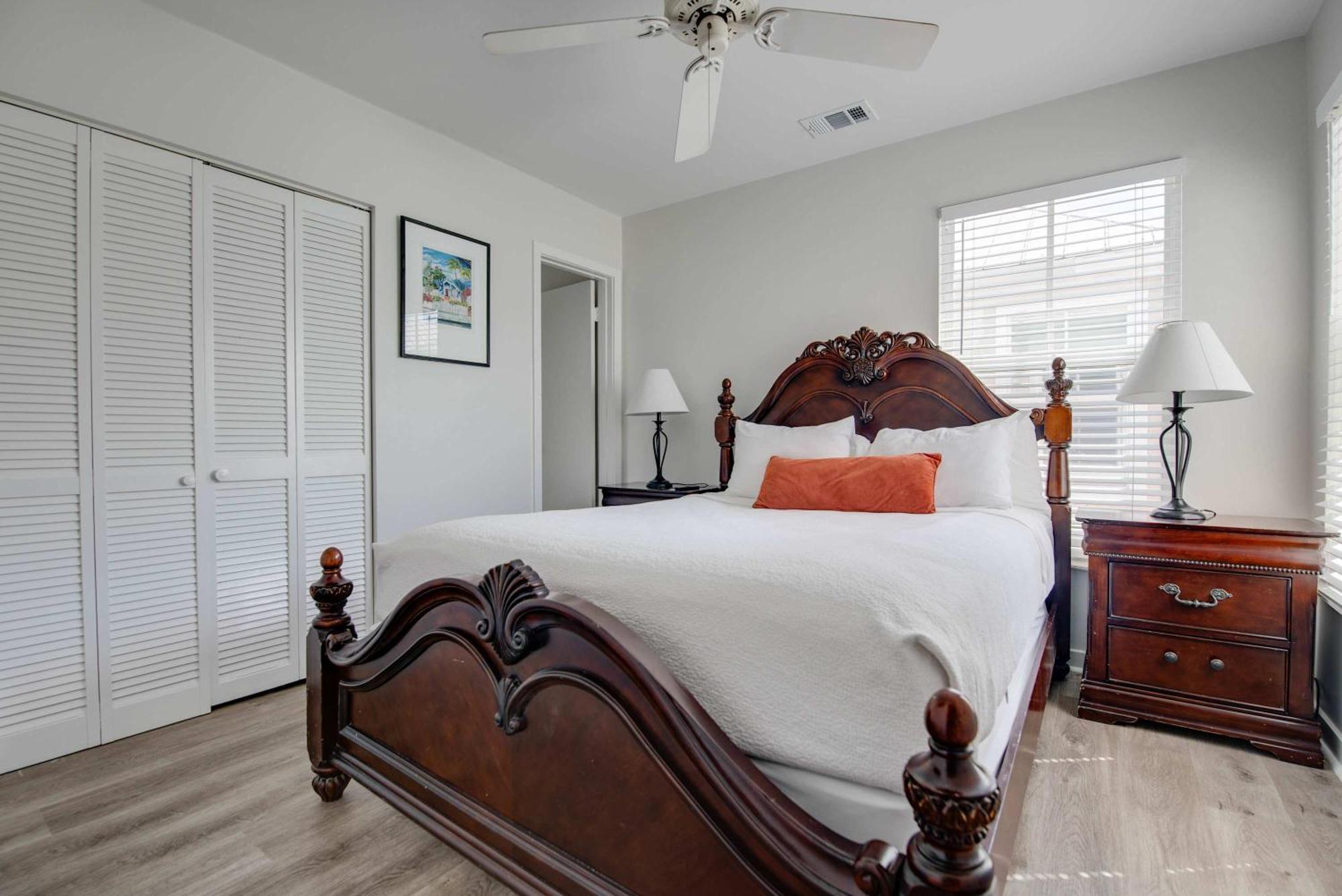 Holiday home New! Positano - Duval Square Condo, Pool, Hot Tub & Parking Key West