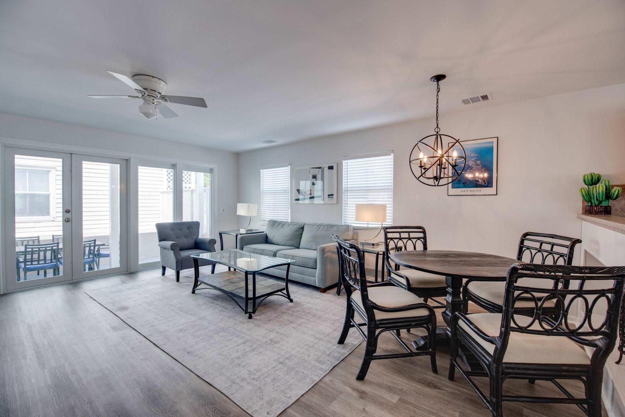 New! Positano - Duval Square Condo, Pool, Hot Tub & Parking * Key West