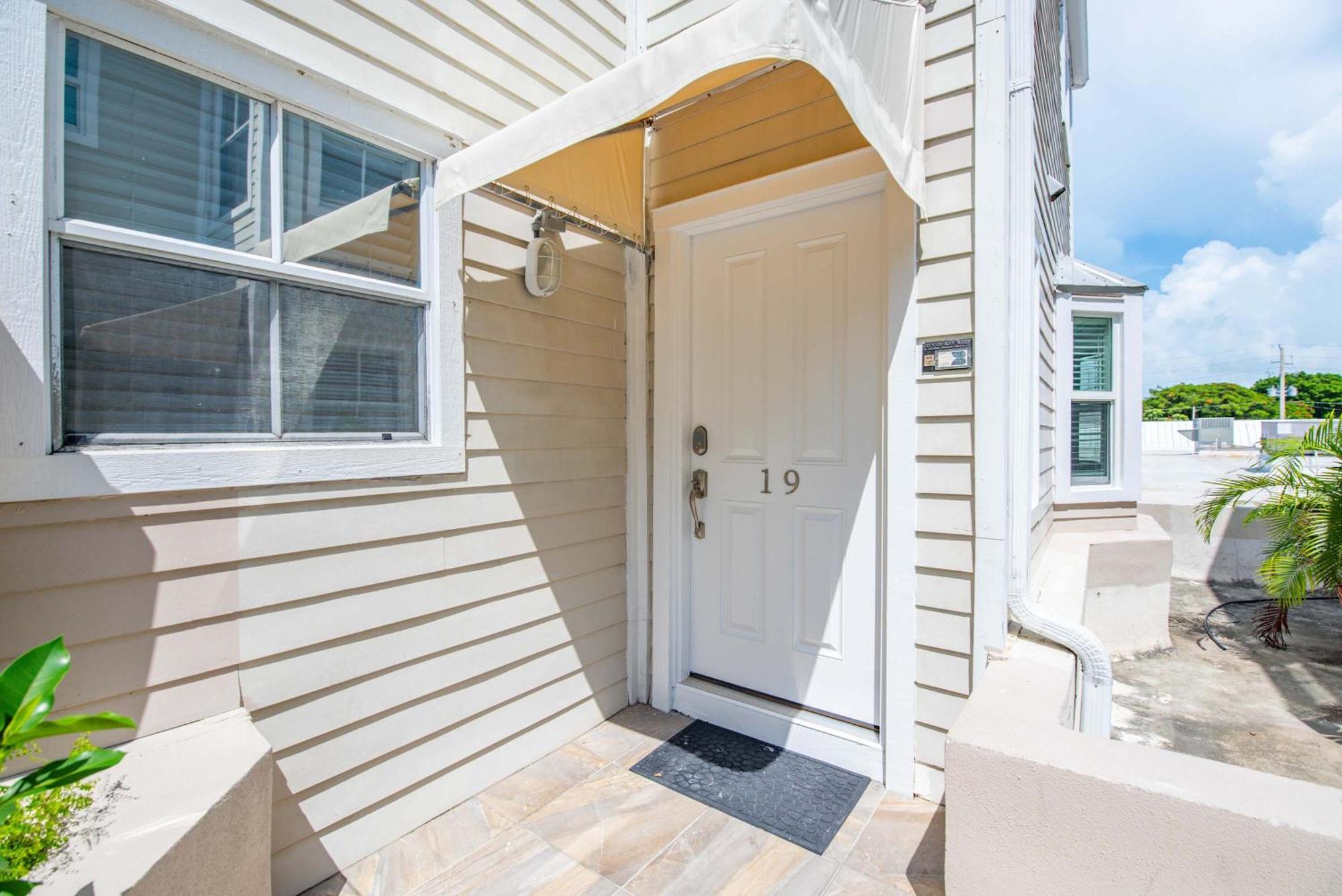 New! Positano - Duval Square Condo, Pool, Hot Tub & Parking