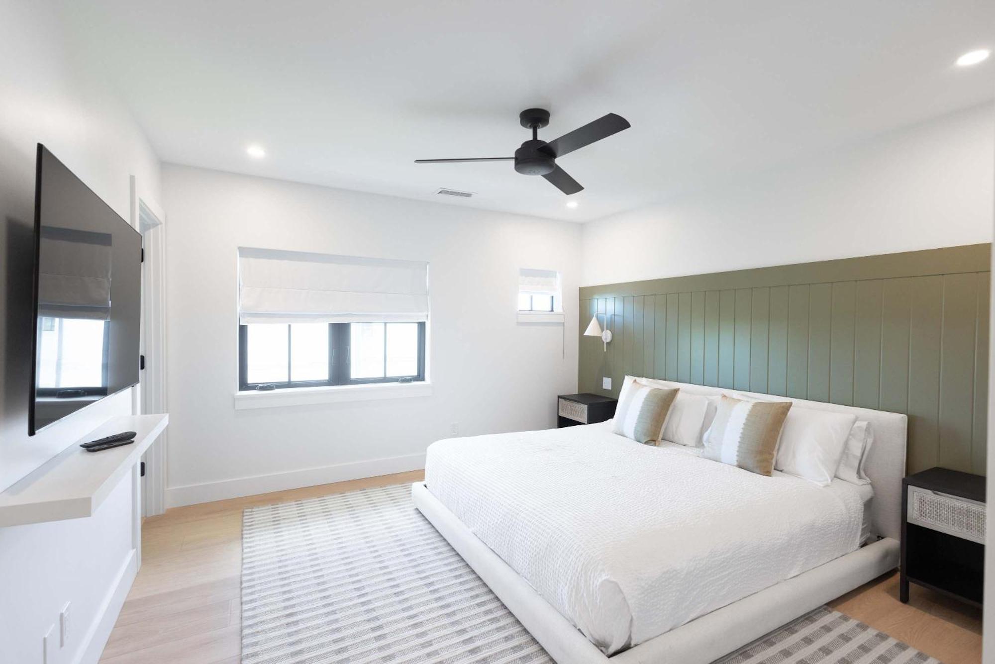 Brand New Build Larkshine House - Pool Holiday home