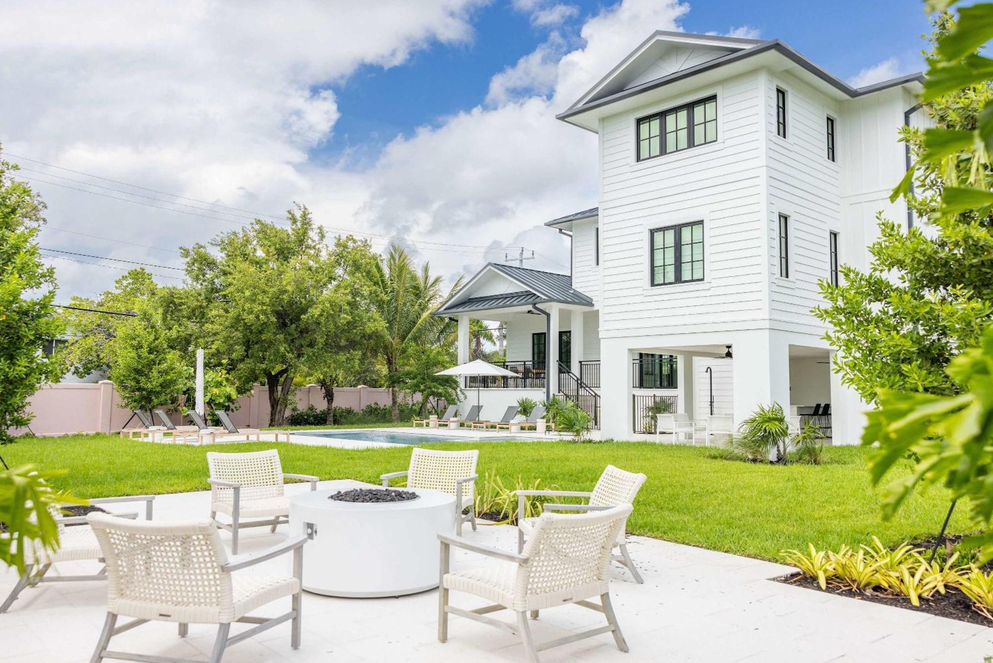 Brand New Build Larkshine House - Pool Holiday home Key West