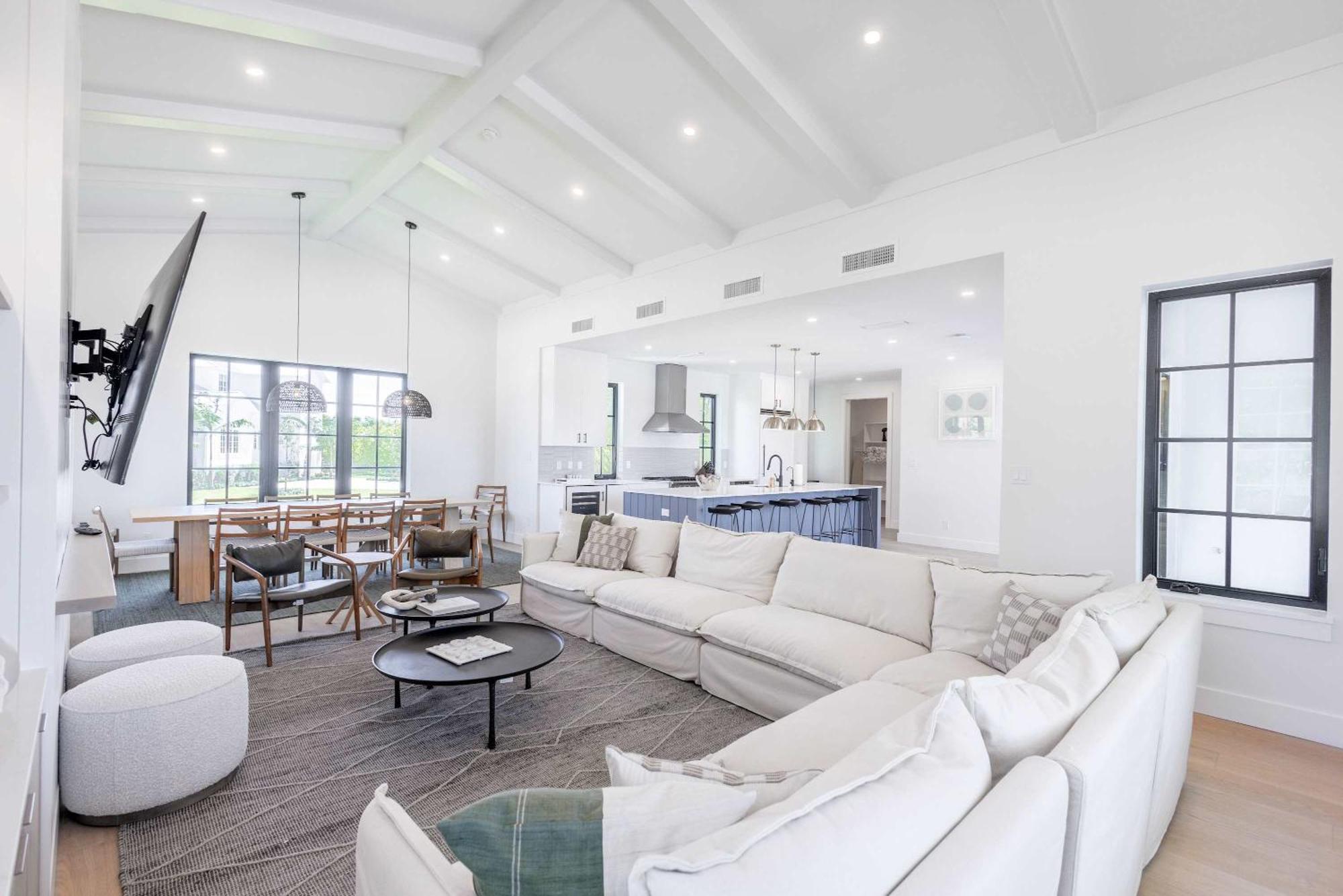 Brand New Build Larkshine House - Pool Holiday home