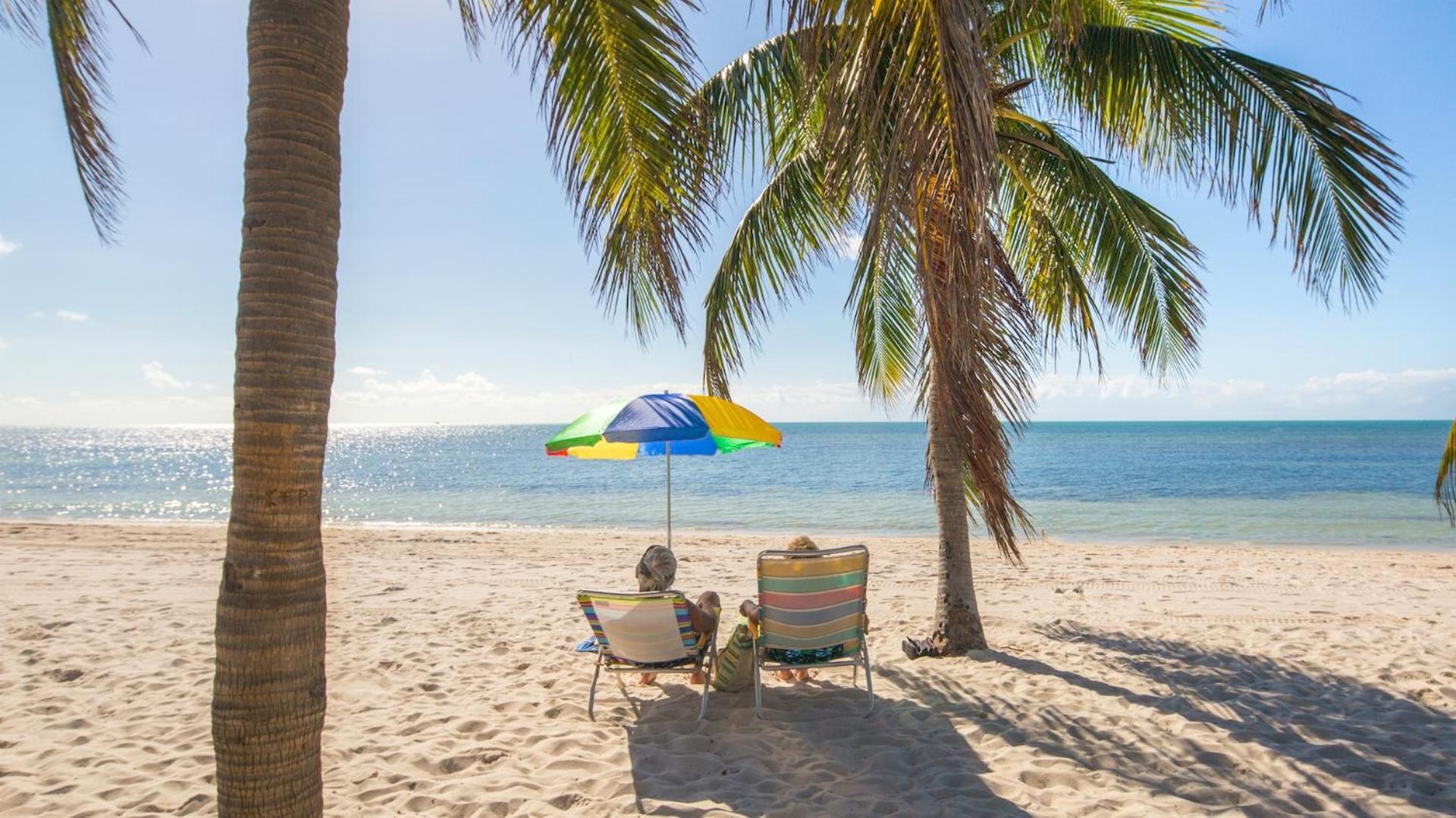 Apartment Walking On Sunshine By Last Key Realty *