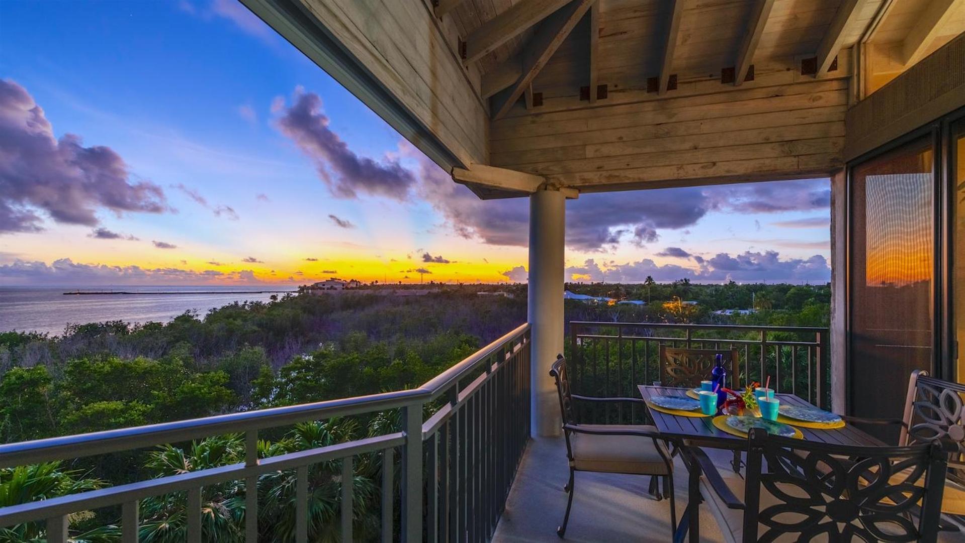Apartment Walking On Sunshine By Last Key Realty *