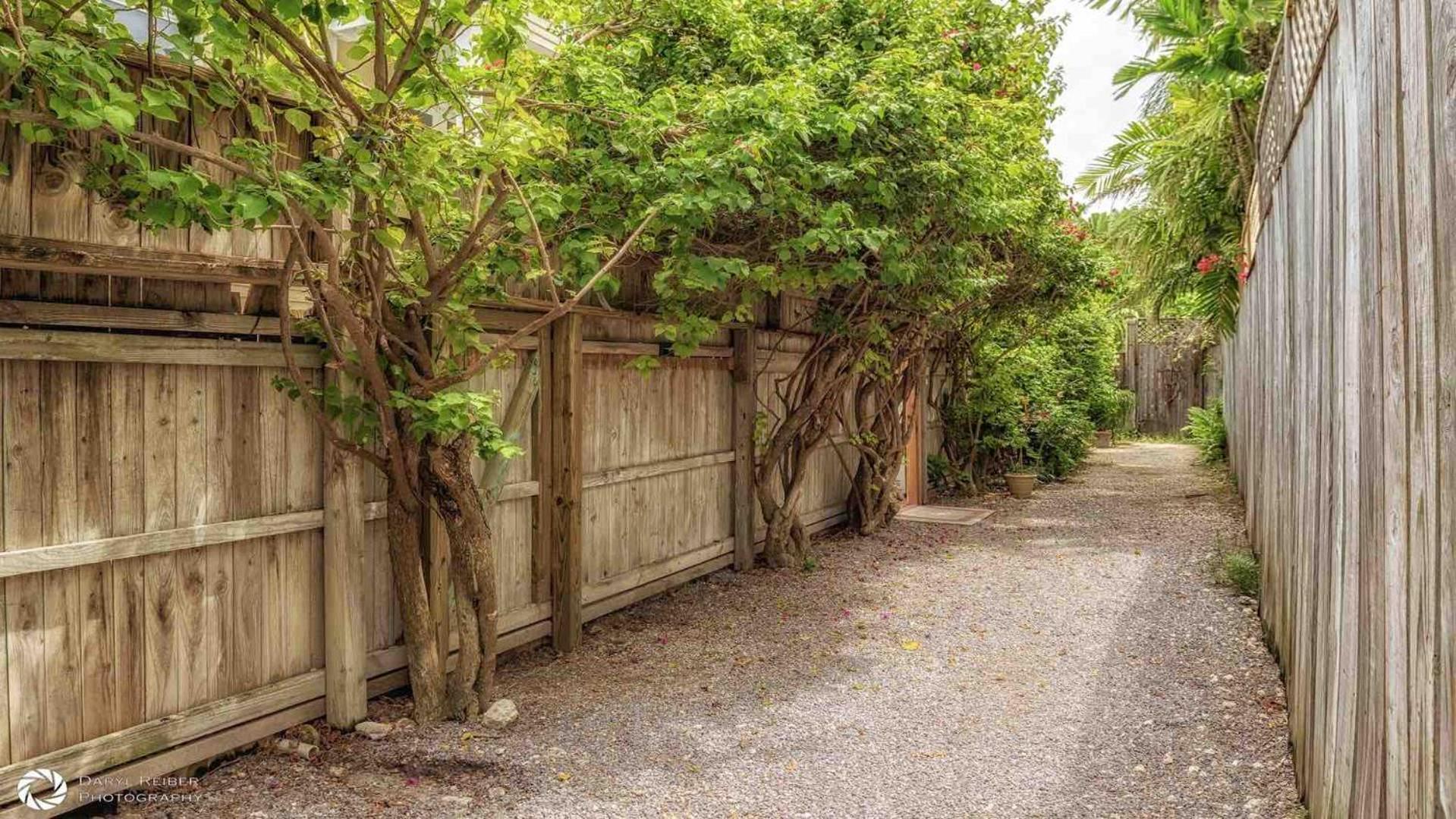 Good Vibrations By Last Key Realty * Key West