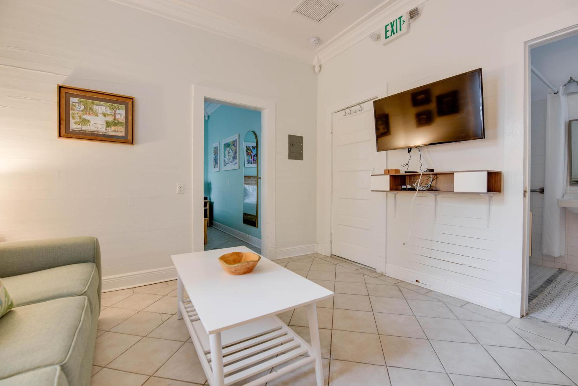Harbor Walk Hideaways
