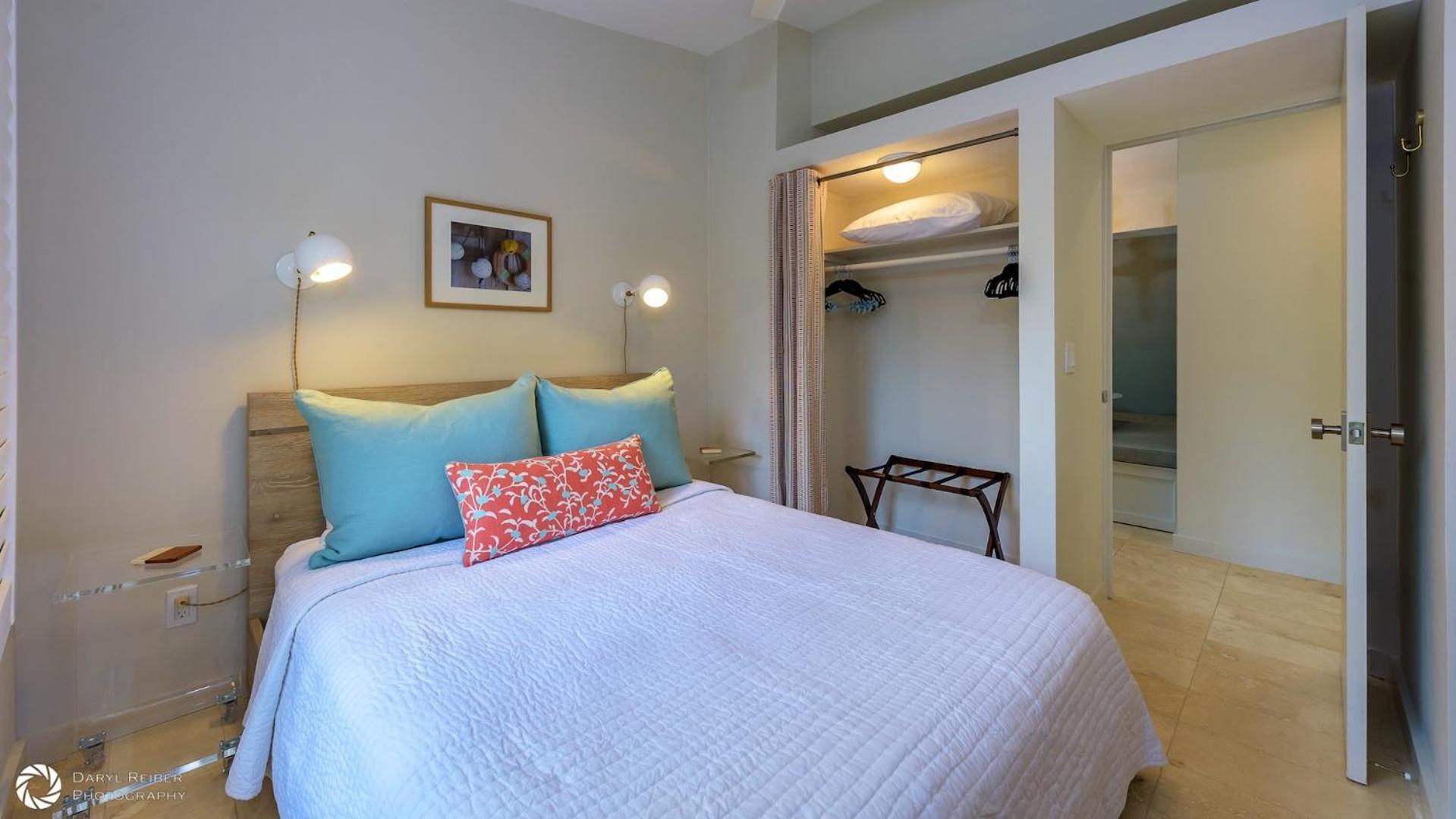 Midtown Mosaic By Last Key Realty Holiday home