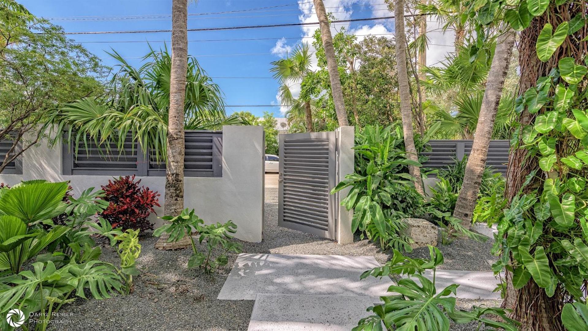 Midtown Mosaic By Last Key Realty Holiday home Key West
