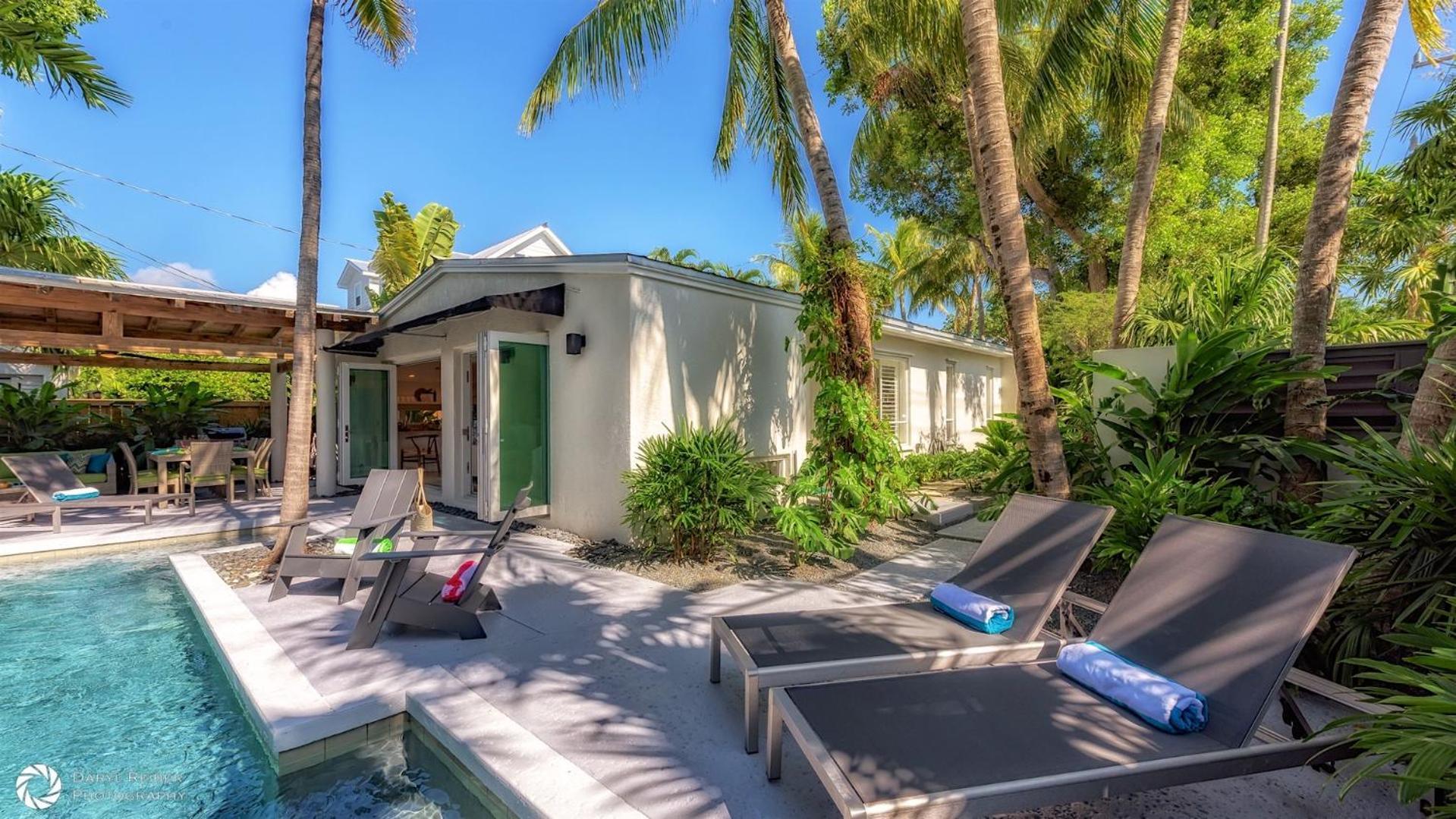 Midtown Mosaic By Last Key Realty Holiday home