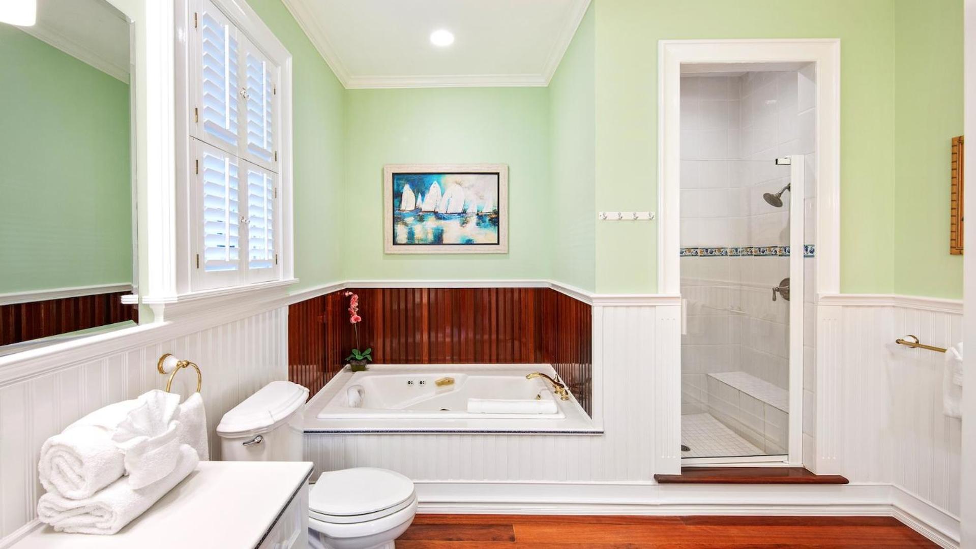 Noonas Mansion By Last Key Realty