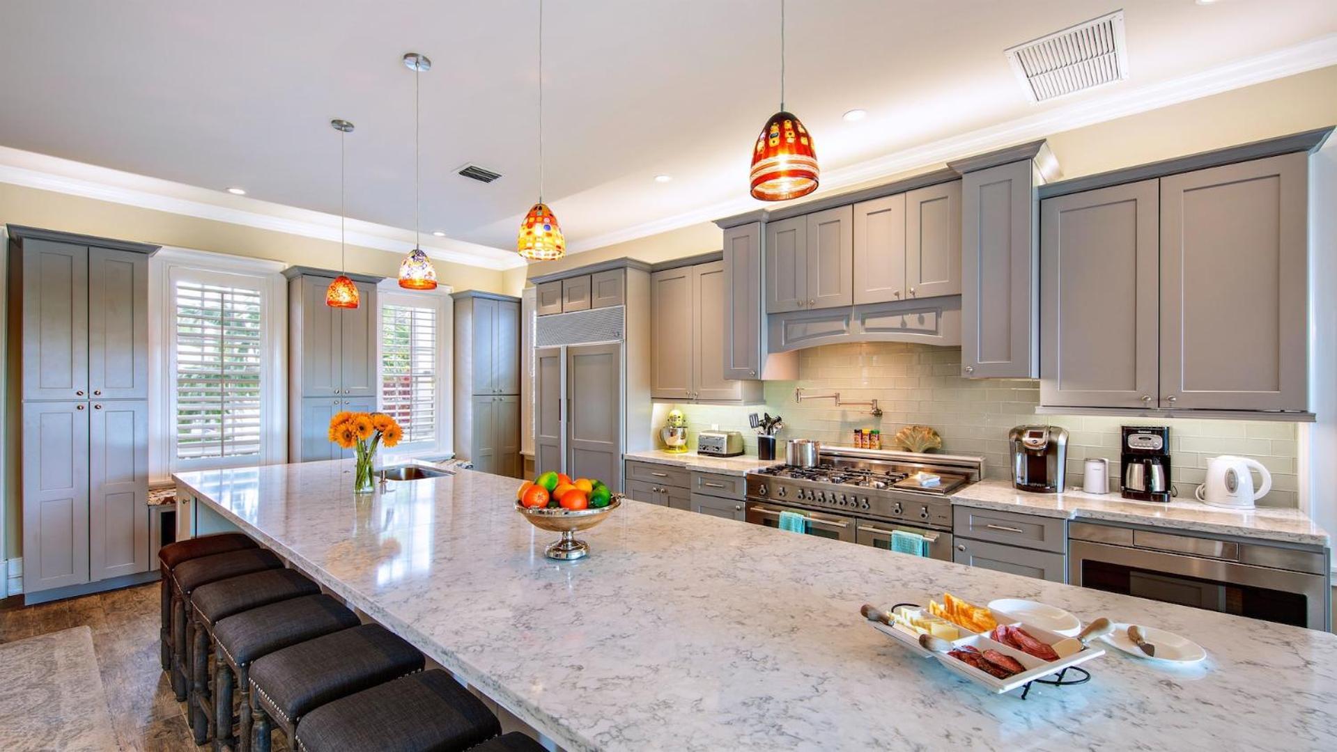 Noonas Mansion By Last Key Realty