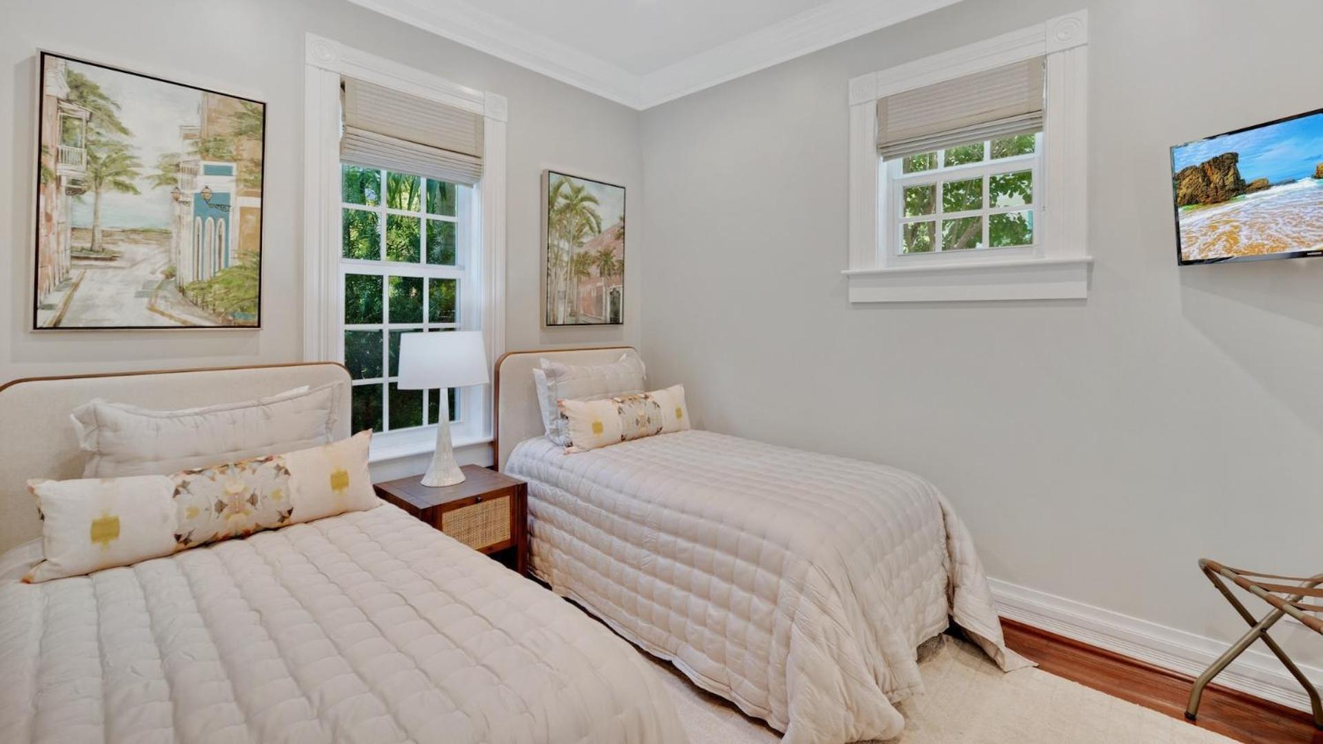 Sirens Serenade By Last Key Realty Holiday home