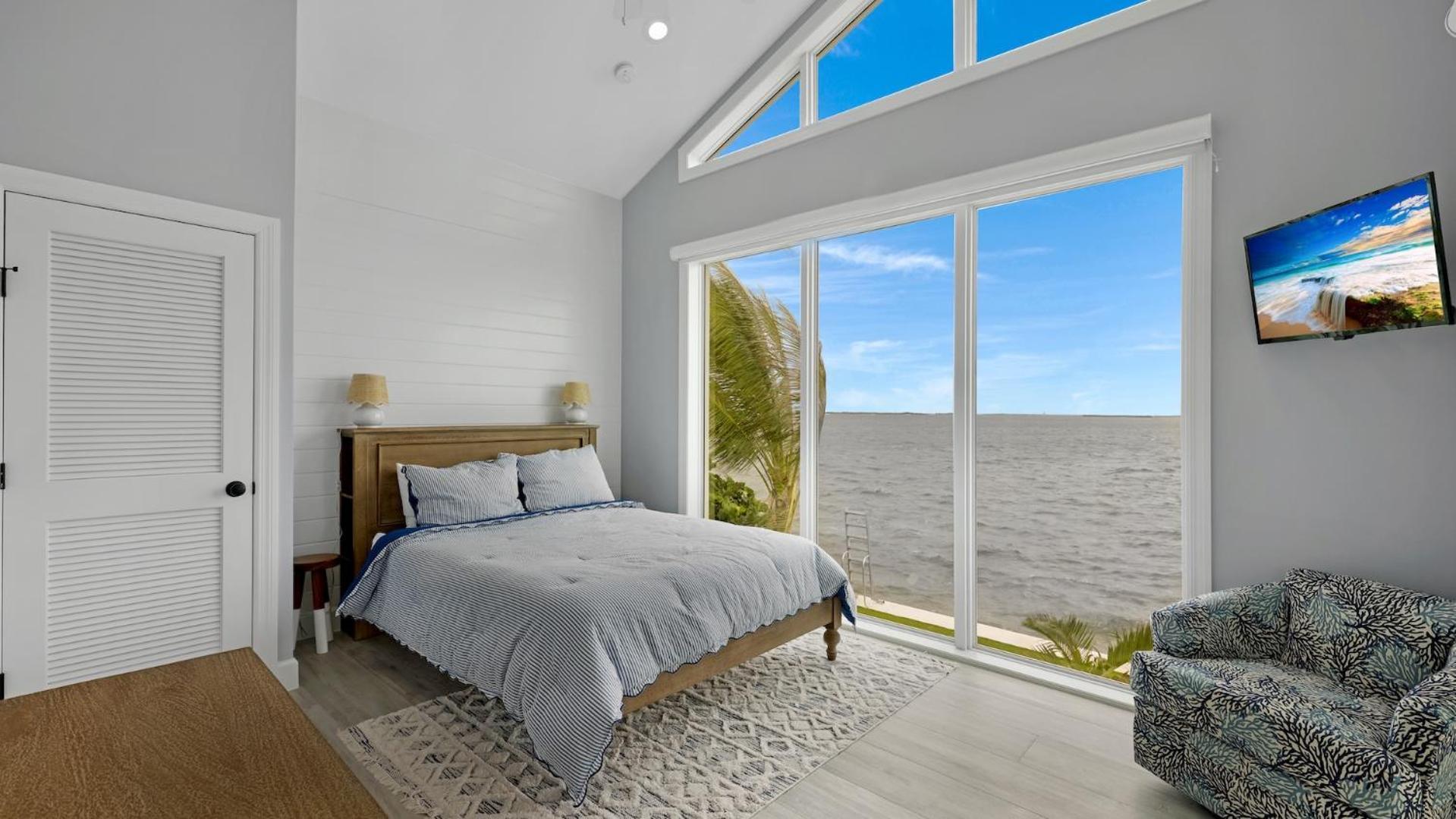 Oceanfront Oasis By Last Key Realty Holiday home