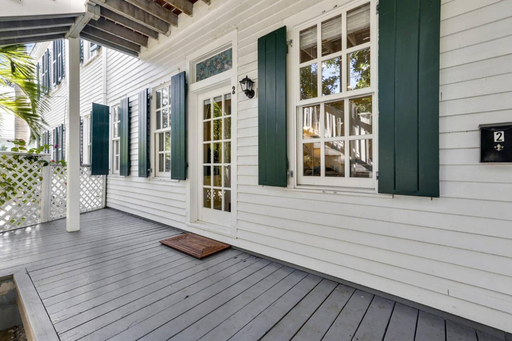 Lazy Gecko By Avantstay Walk To Duval St In Month Long Only Holiday home Key West
