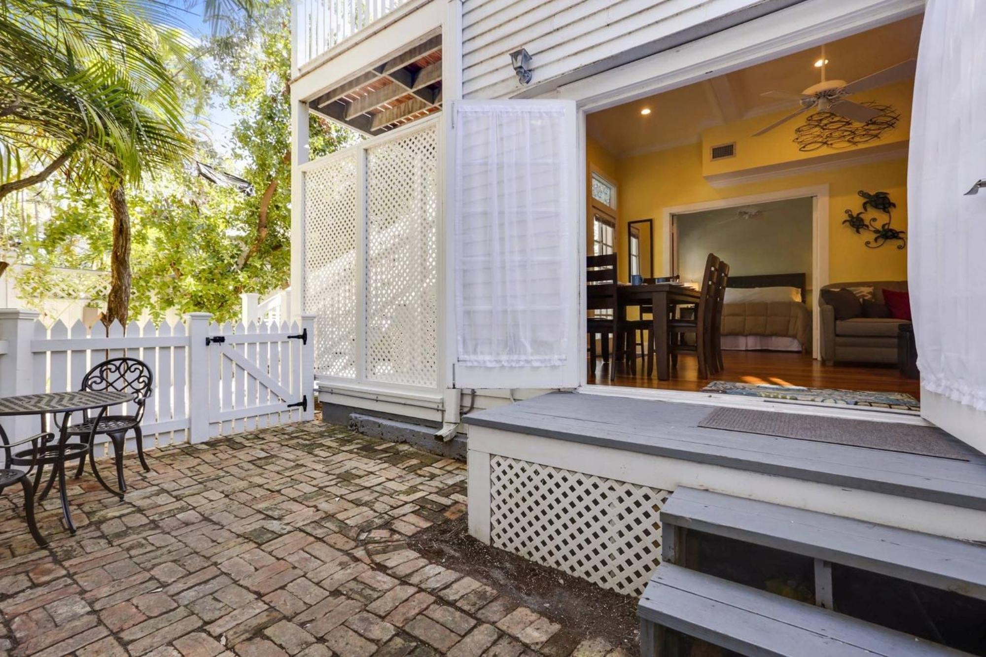 Lazy Gecko By Avantstay Walk To Duval St In Month Long Only Holiday home