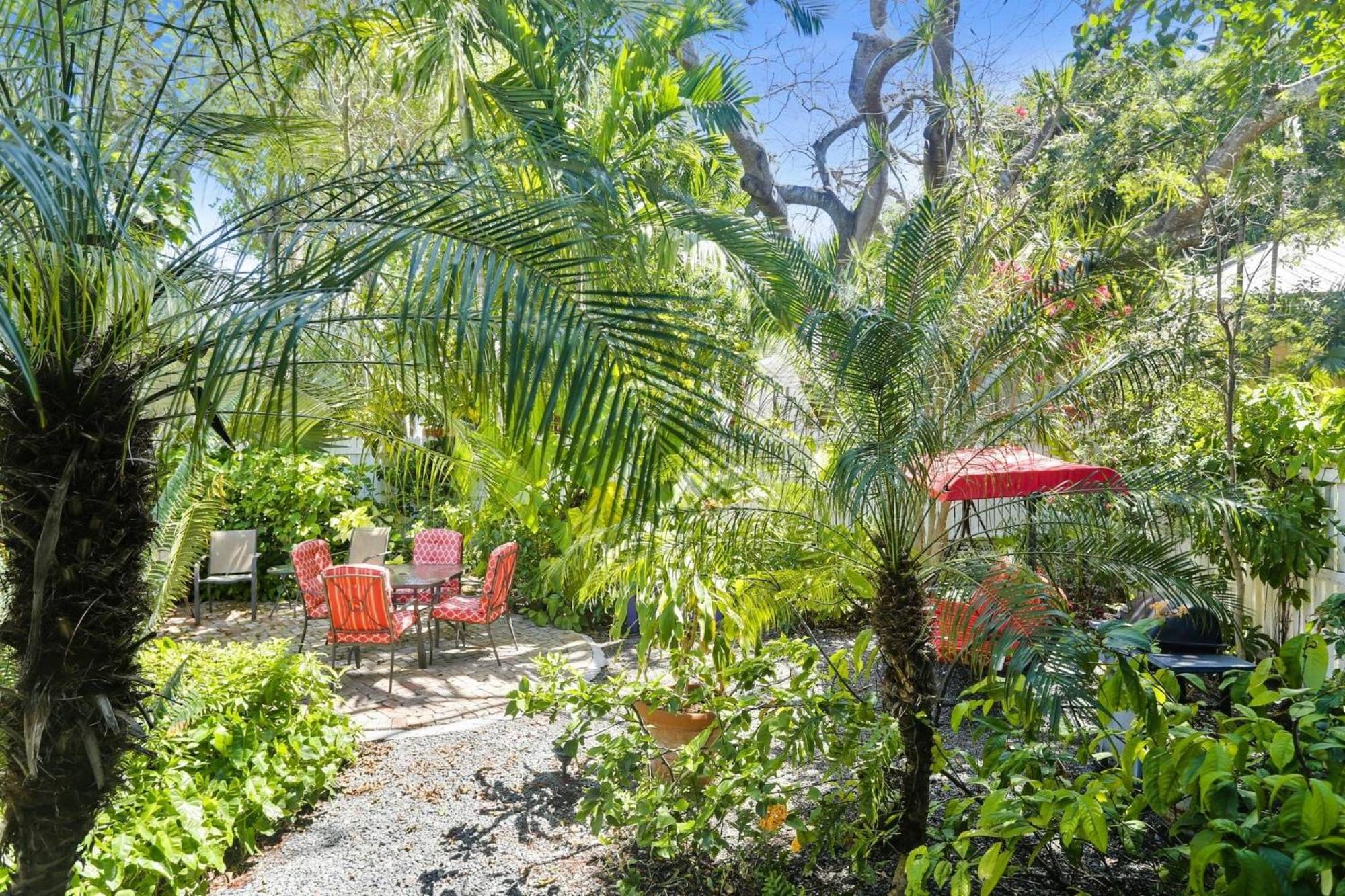 Emmas Secret By Avantstay Heart Of Old Town W Shared Pool Month Long Only Holiday home