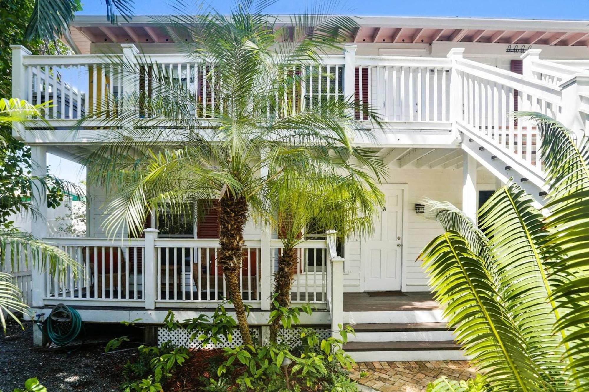 Holiday home Emmas Secret By Avantstay Heart Of Old Town W Shared Pool Month Long Only Key West