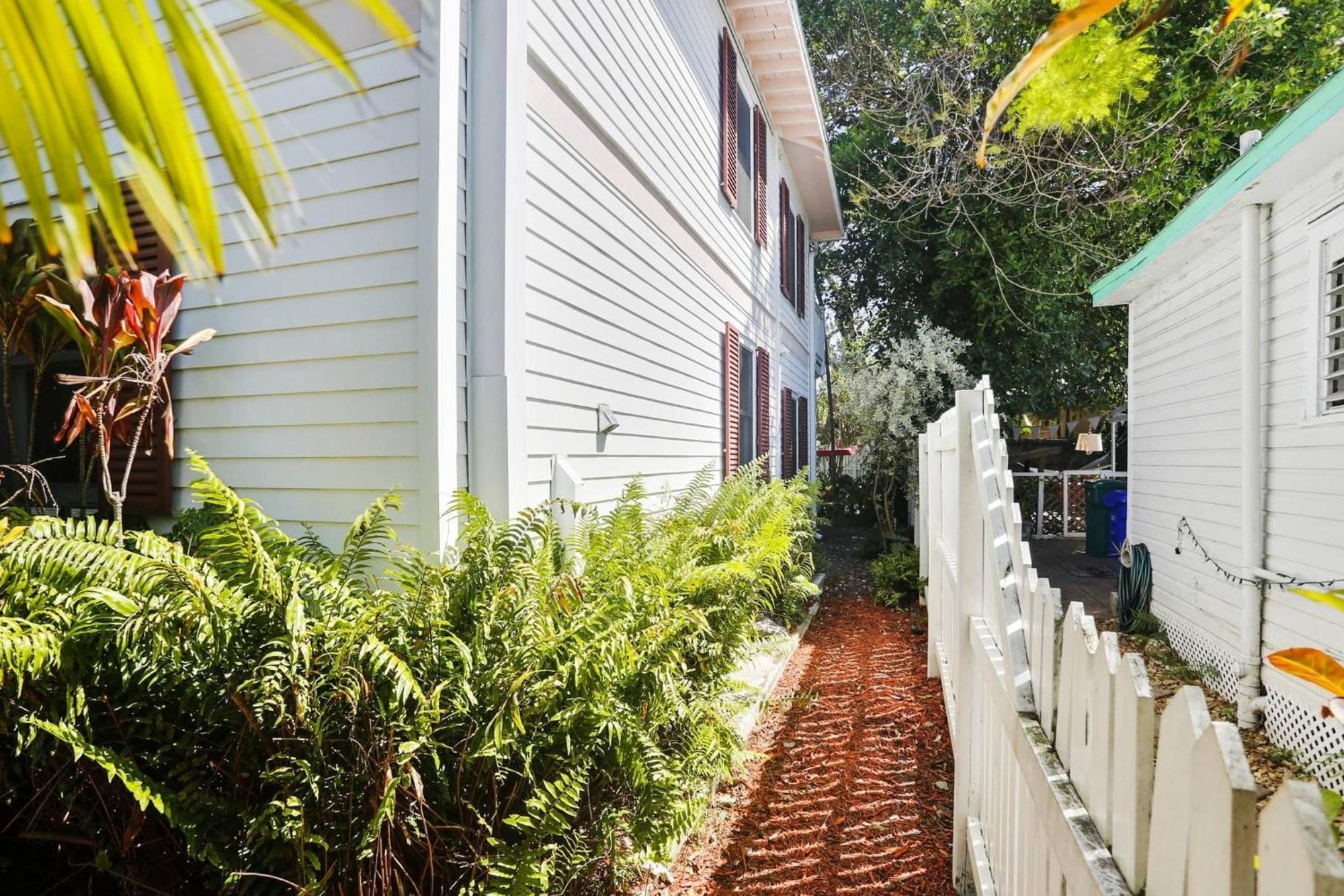 Holiday home Emmas Secret By Avantstay Heart Of Old Town W Shared Pool Month Long Only *