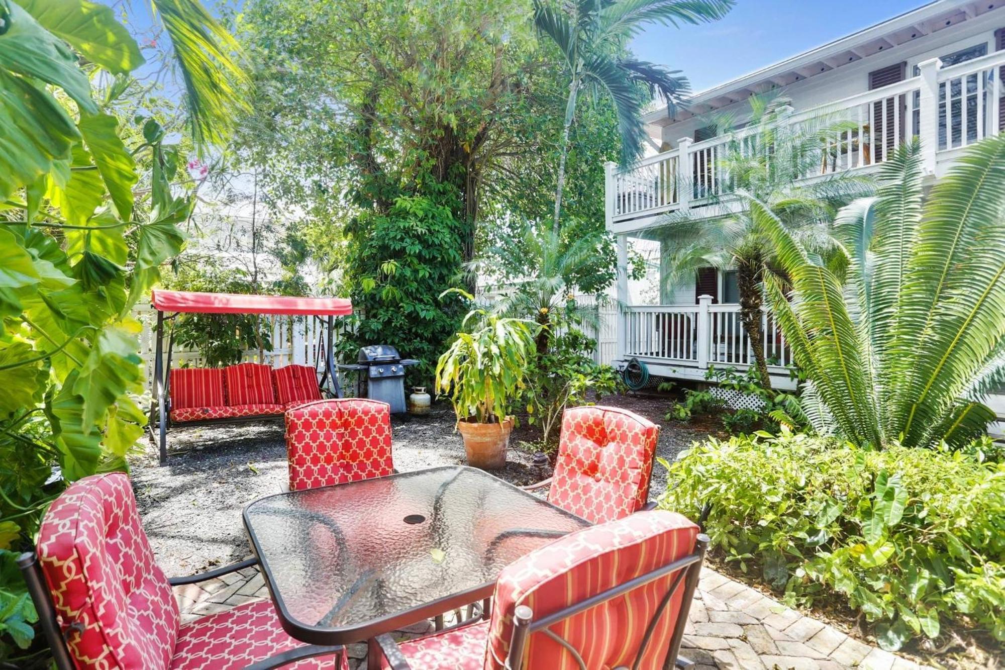 Emmas Secret By Avantstay Heart Of Old Town W Shared Pool Month Long Only