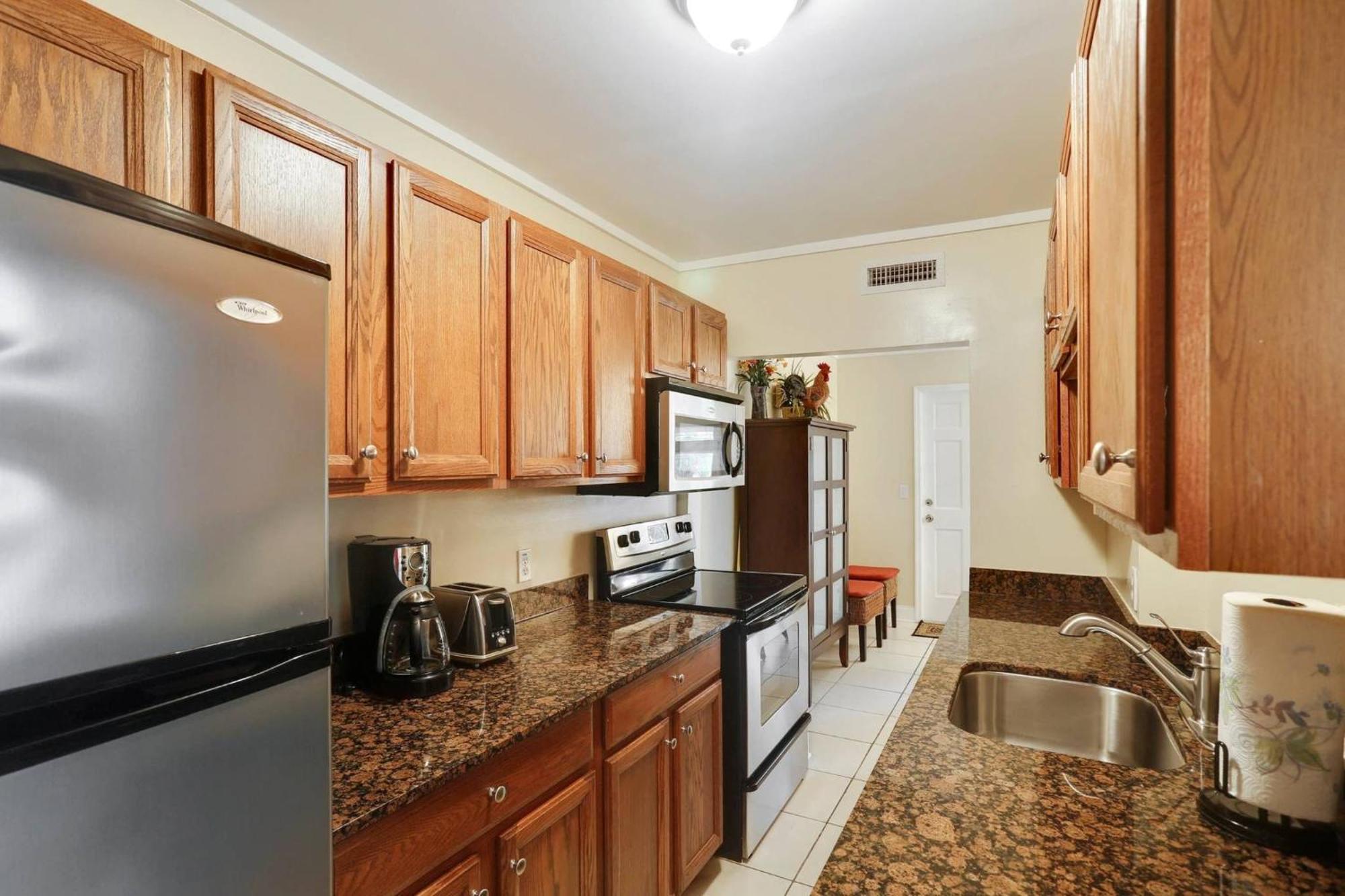 Emmas Secret By Avantstay Heart Of Old Town W Shared Pool Month Long Only Holiday home
