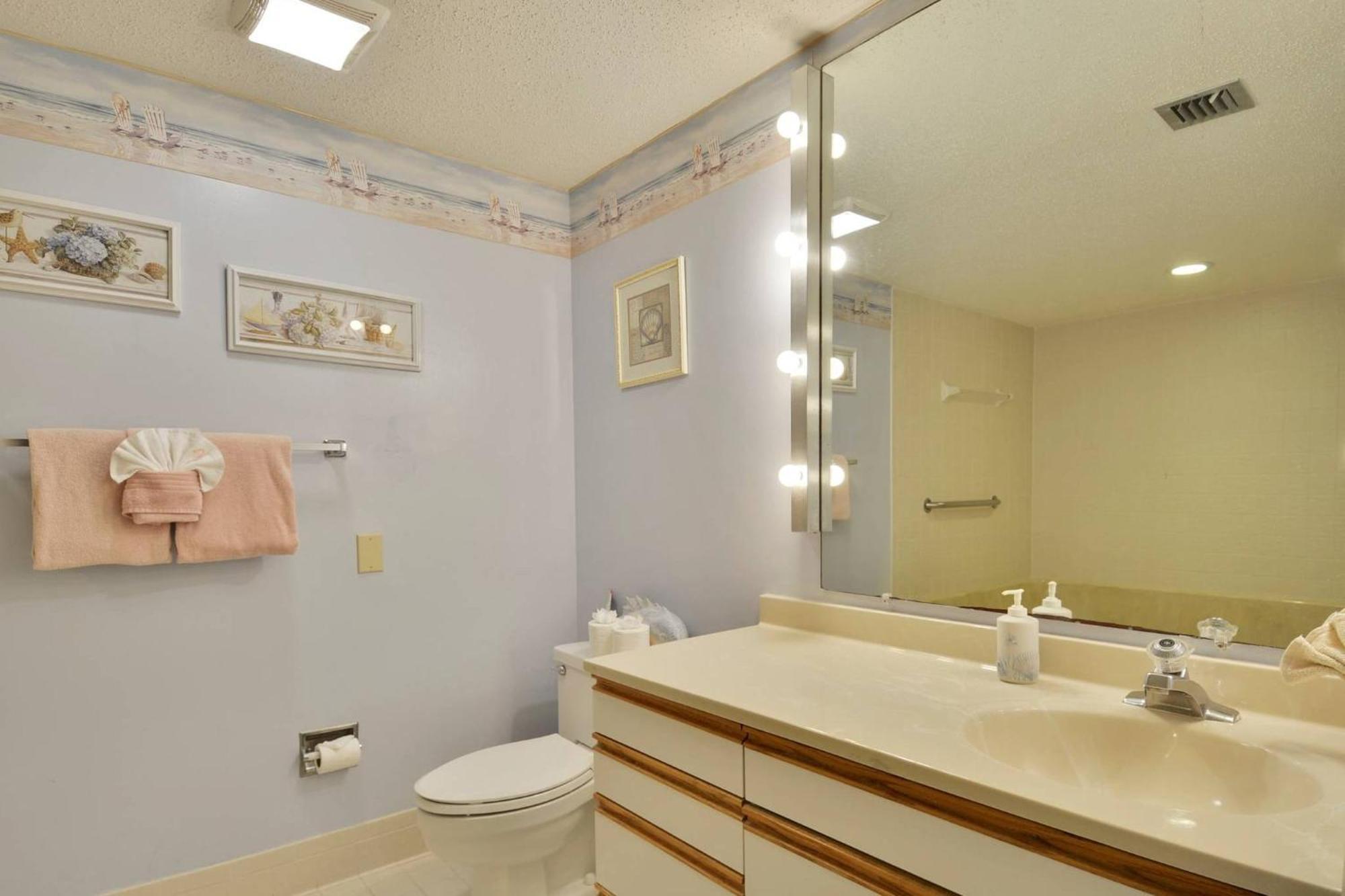 Holiday home Atlantic Paradise By Avantstay Great Location W Balcony Outdoor Dining Shared Pool Hot Tub Key West