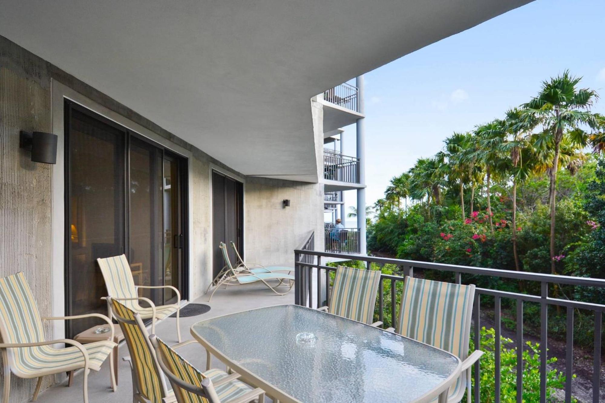 Holiday home Atlantic Paradise By Avantstay Great Location W Balcony Outdoor Dining Shared Pool Hot Tub Key West