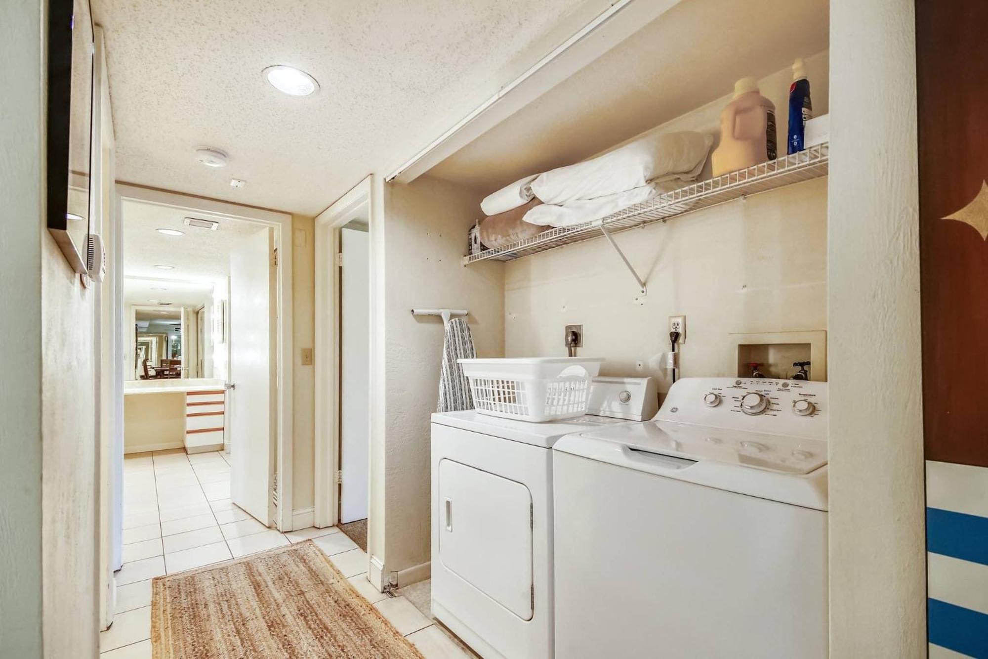 Papaya Place By Avantstay Great Location W Balcony Outdoor Dining Shared Pool Hot Tub Holiday home Key West