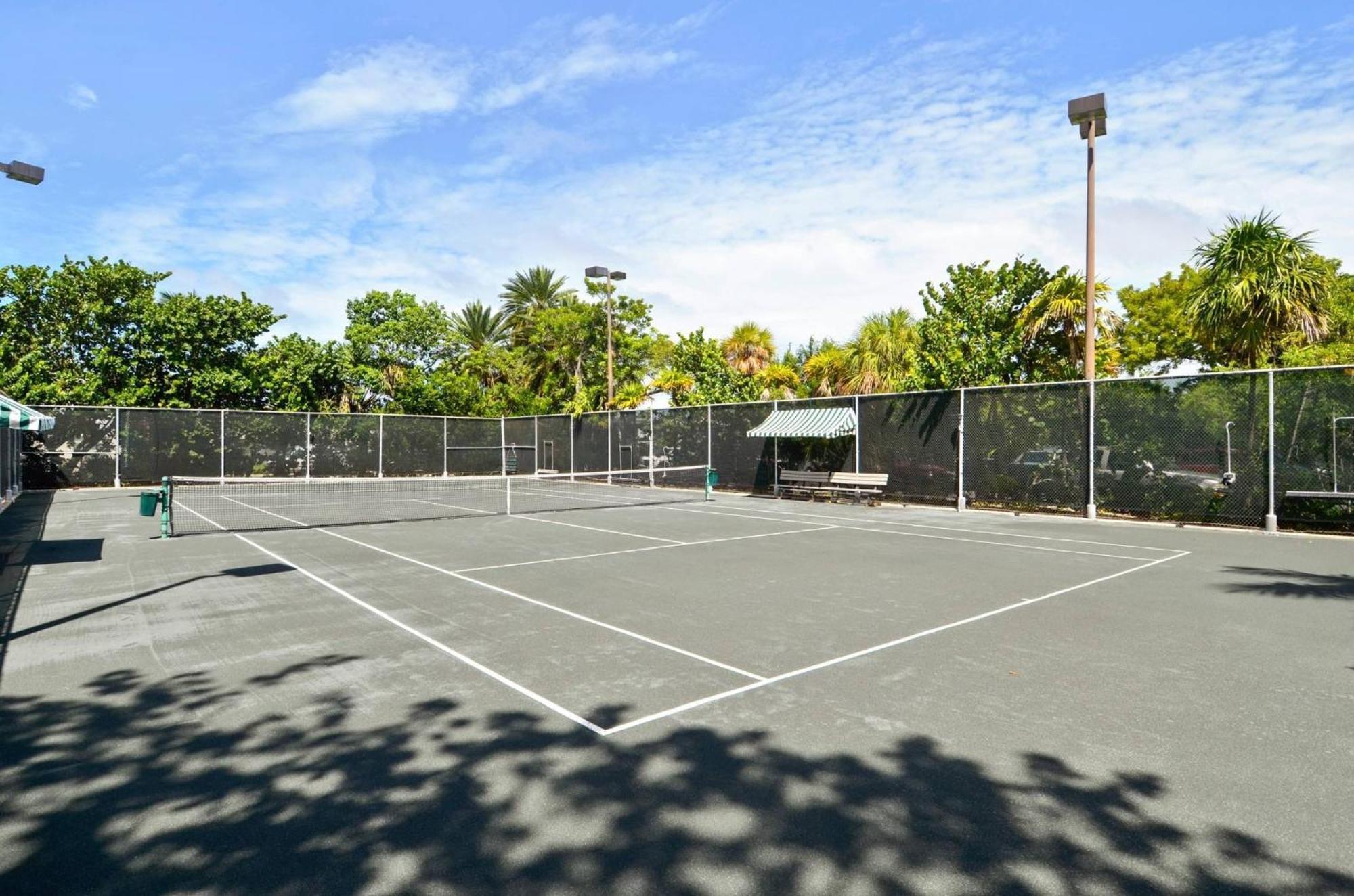 Papaya Place By Avantstay Great Location W Balcony Outdoor Dining Shared Pool Hot Tub *