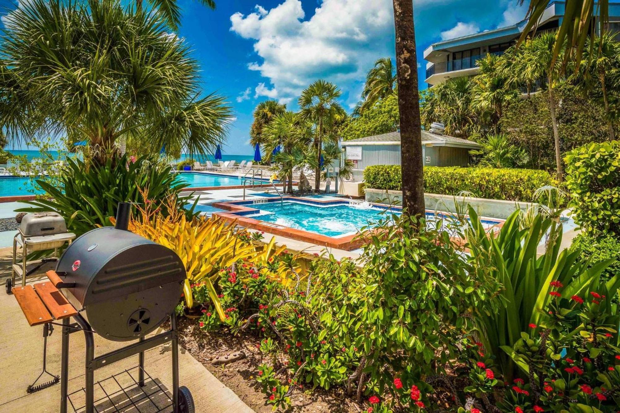 Papaya Place By Avantstay Great Location W Balcony Outdoor Dining Shared Pool Hot Tub Holiday home *