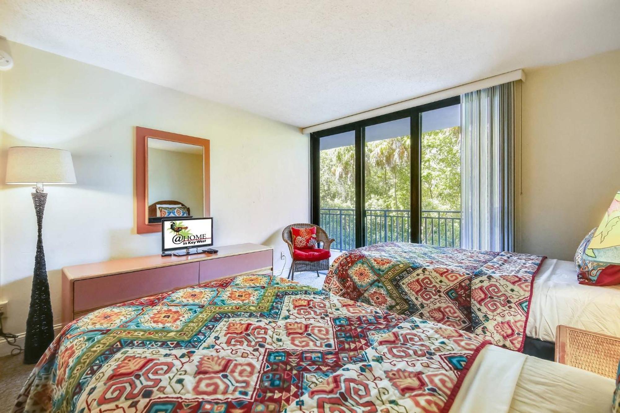 Holiday home Papaya Place By Avantstay Great Location W Balcony Outdoor Dining Shared Pool Hot Tub Key West