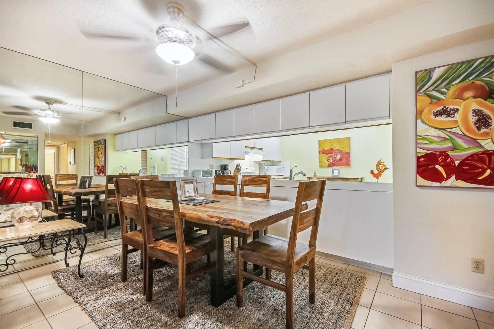 Papaya Place By Avantstay Great Location W Balcony Outdoor Dining Shared Pool Hot Tub Holiday home