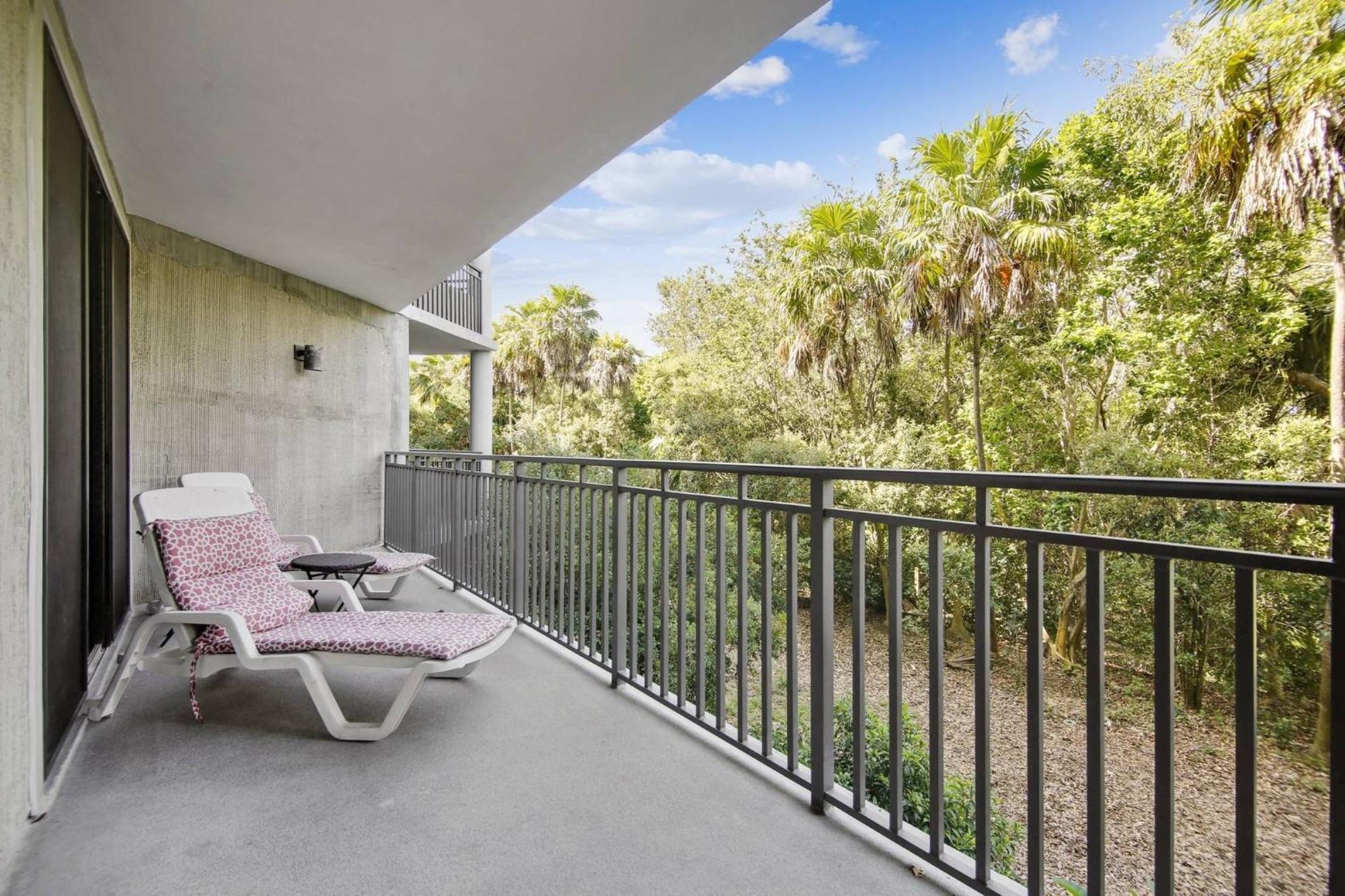 Holiday home Papaya Place By Avantstay Great Location W Balcony Outdoor Dining Shared Pool Hot Tub *