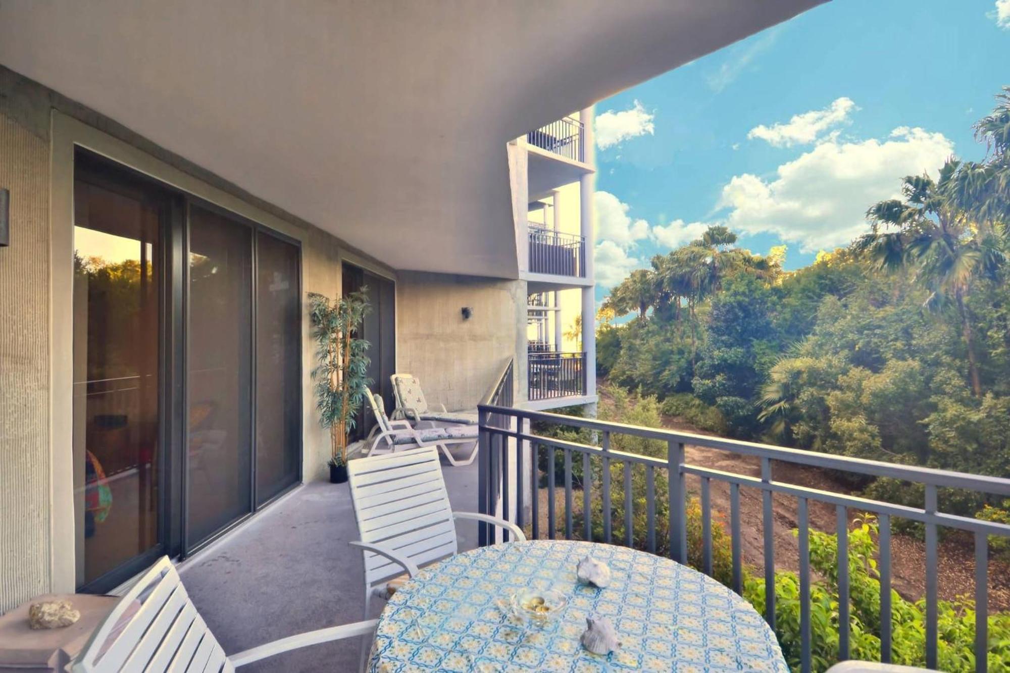 Holiday home Papaya Place By Avantstay Great Location W Balcony Outdoor Dining Shared Pool Hot Tub Key West